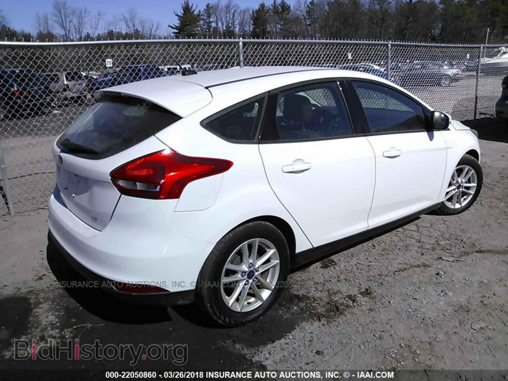 2015 Ford Focus - VIN: 1FADP3K25FL315743 - Photo 4