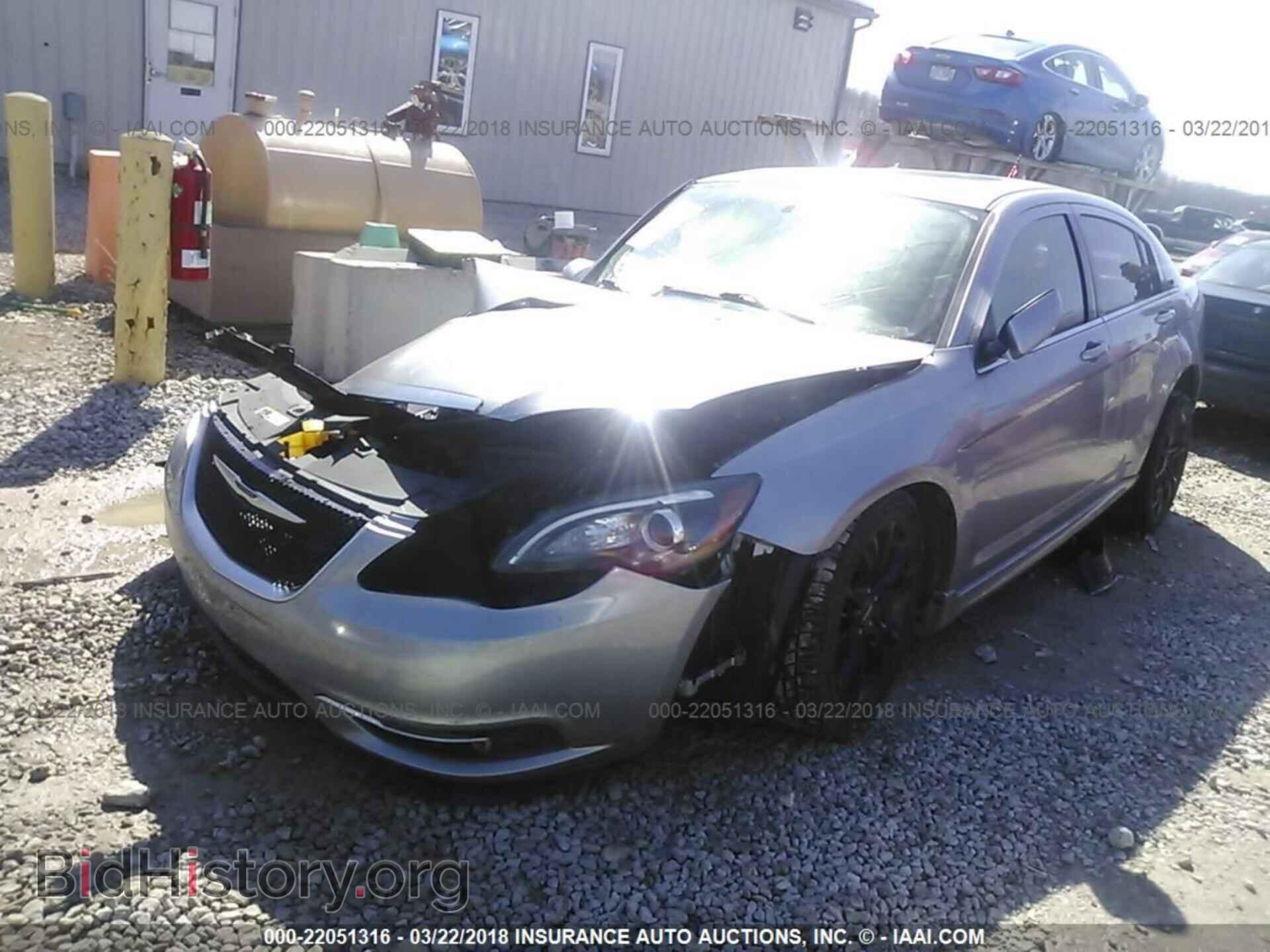 2014 Chrysler 200 - VIN: 1C3CCBCG4EN193356 - Photo 2