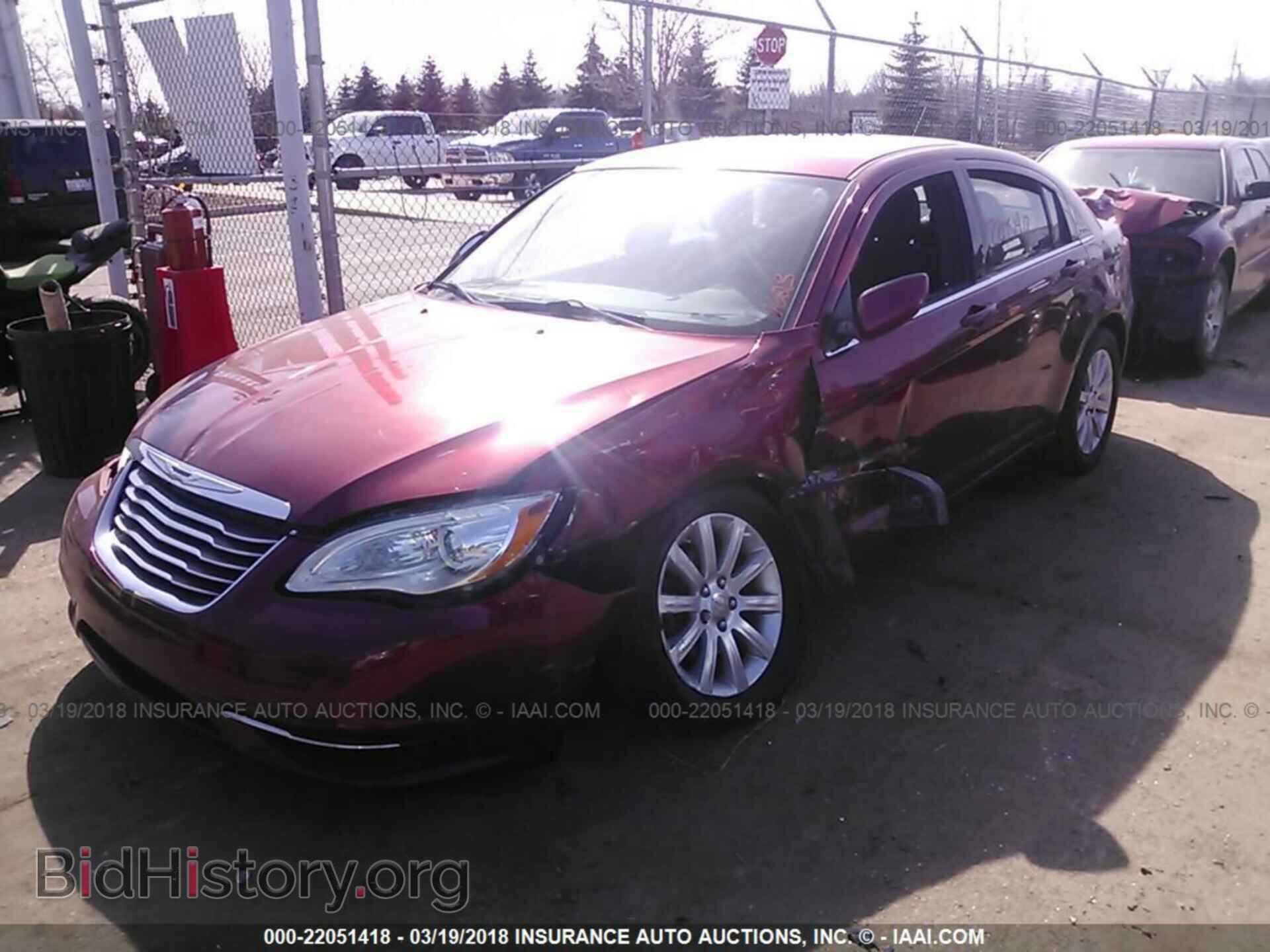 2013 Chrysler 200 - VIN: 1C3CCBBB9DN500623 - Фото 2
