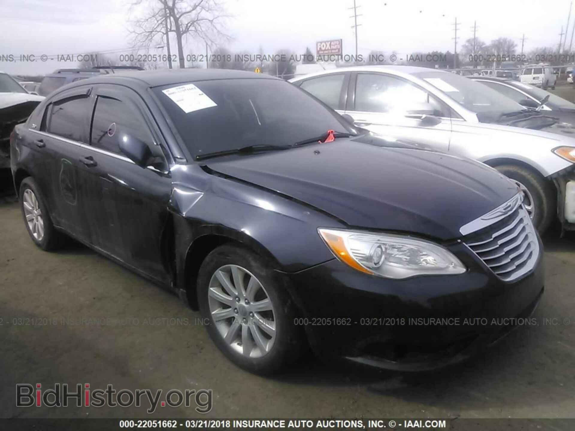 Photo 1C3BC1FB4BN594553 - Chrysler 200 2011