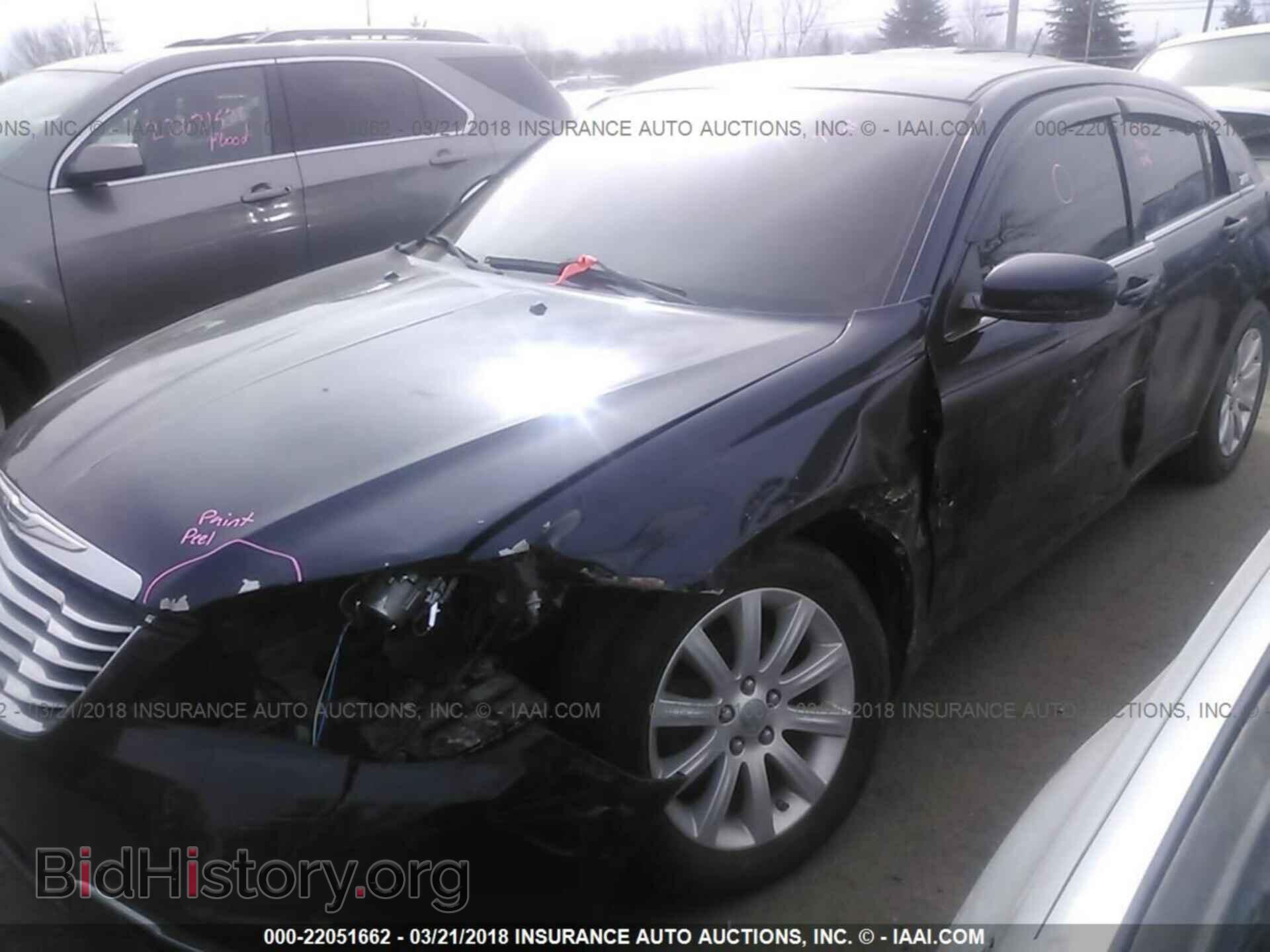 2011 Chrysler 200 - VIN: 1C3BC1FB4BN594553 - Photo 2