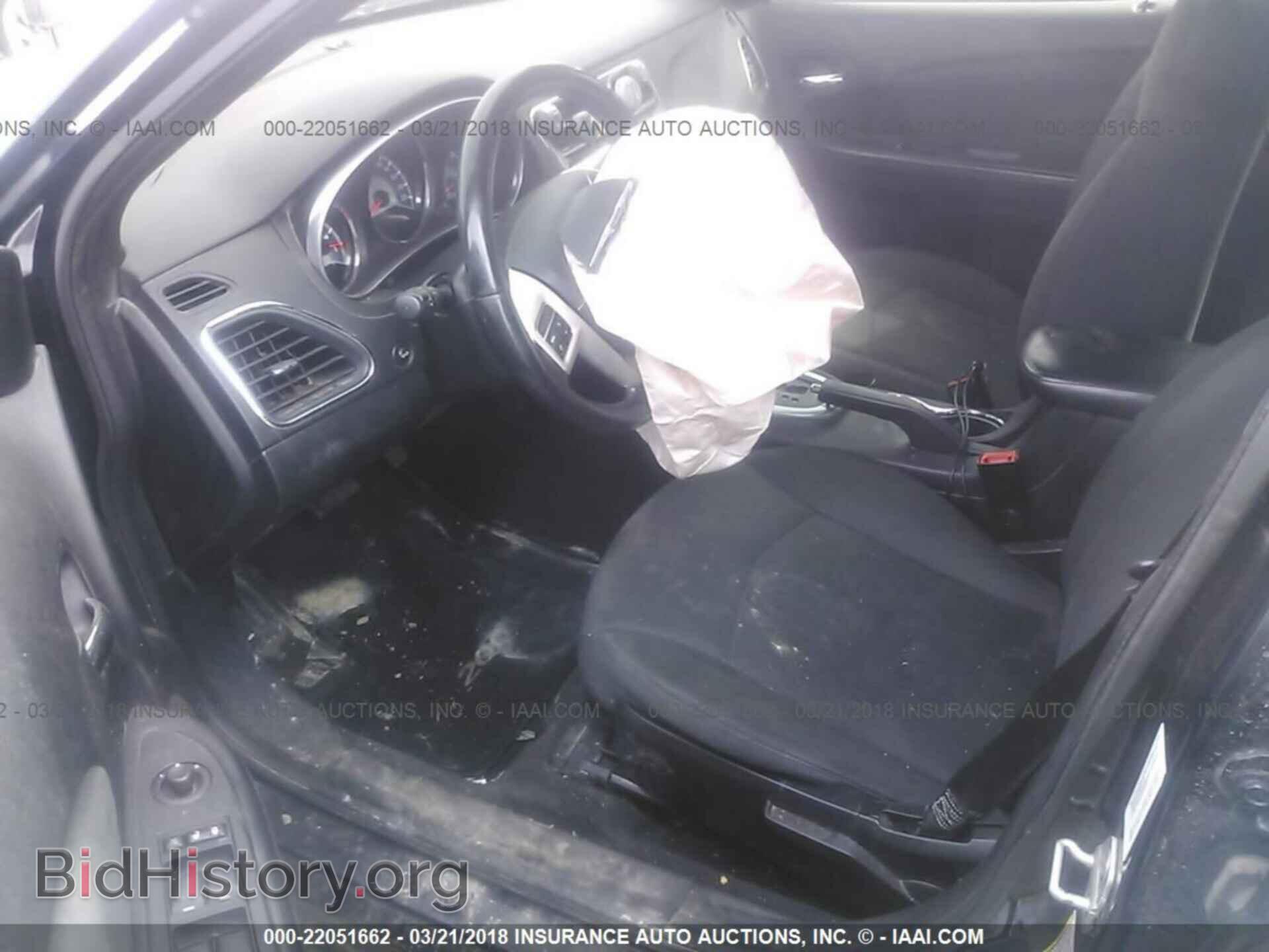 2011 Chrysler 200 - VIN: 1C3BC1FB4BN594553 - Photo 5
