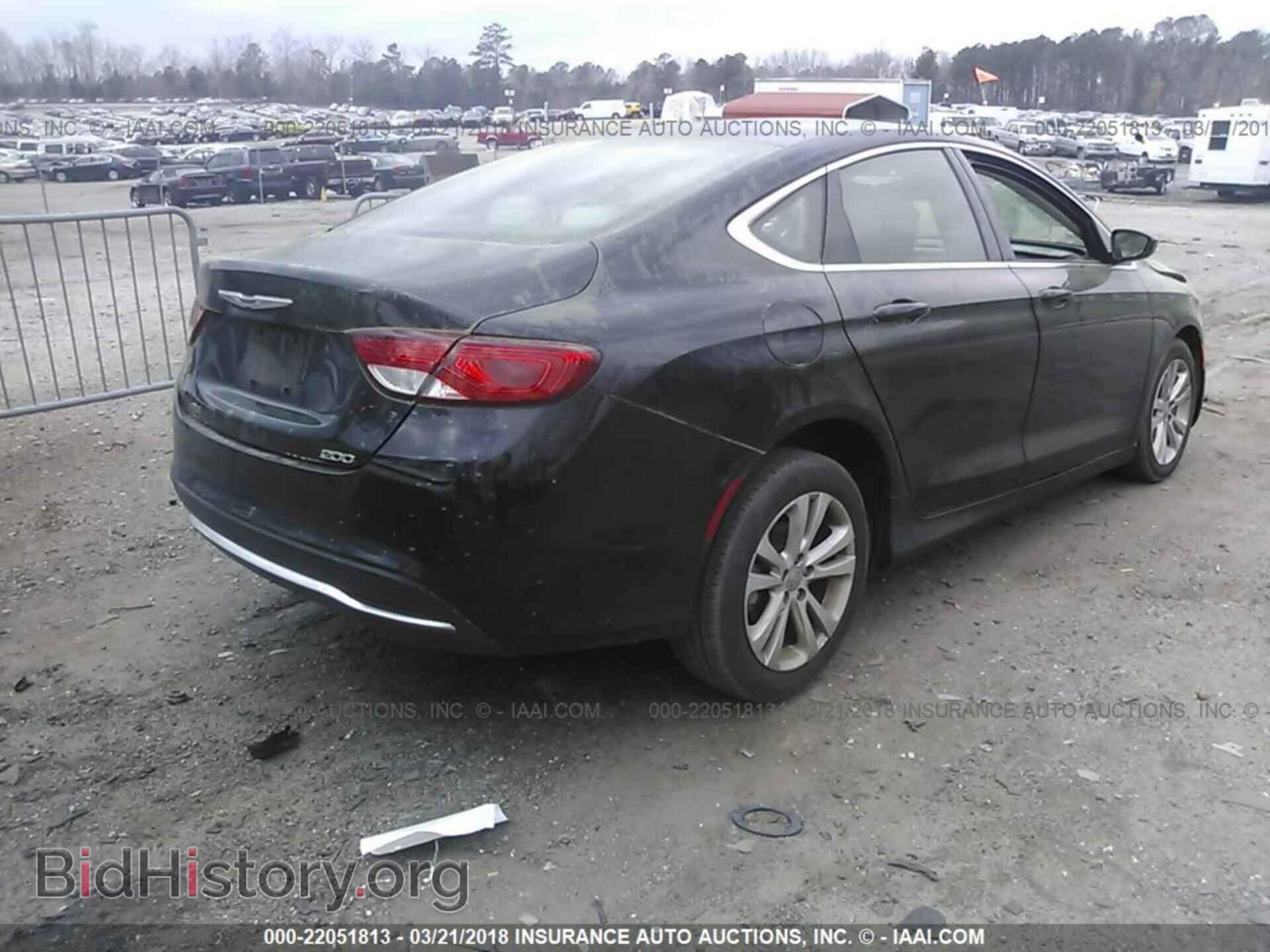 2016 Chrysler 200 - VIN: 1C3CCCAB6GN174663 - Photo 4