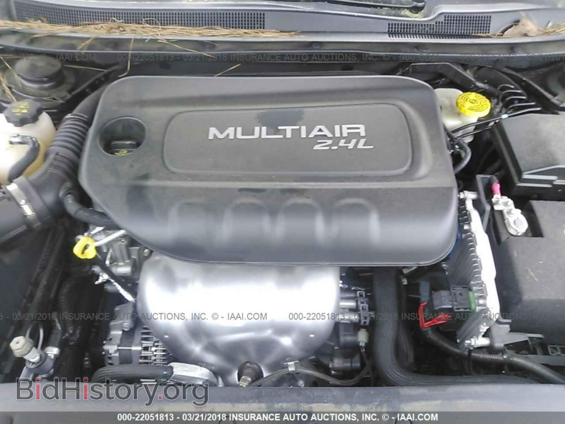 2016 Chrysler 200 - VIN: 1C3CCCAB6GN174663 - Photo 10