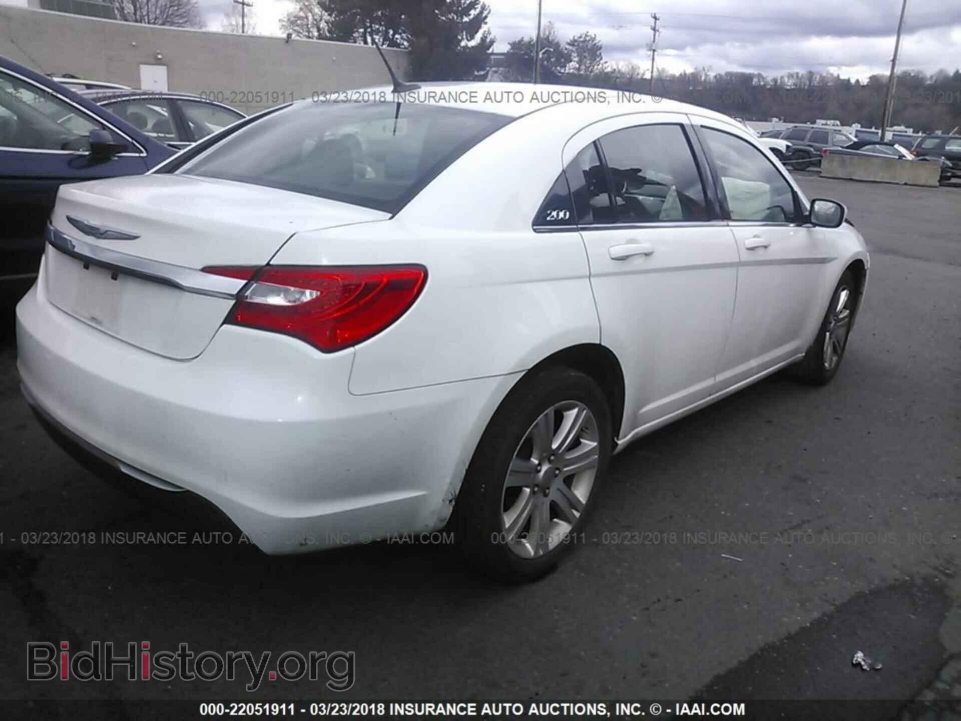 2013 Chrysler 200 - VIN: 1C3CCBAB7DN670027 - Photo 4