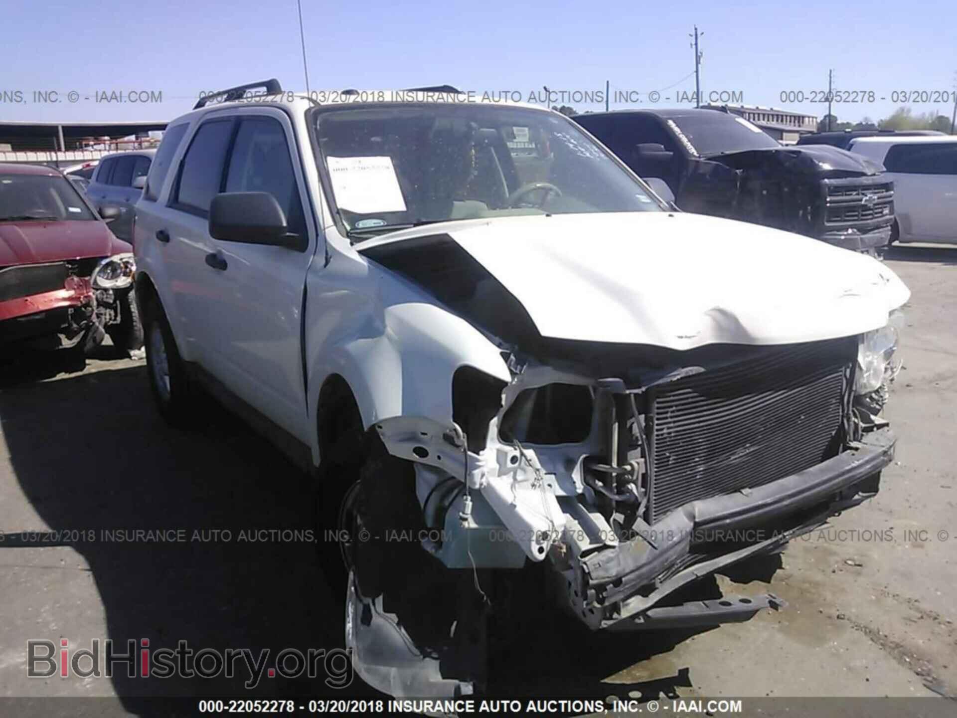 Photo 1FMCU0DG7CKA77686 - Ford Escape 2012