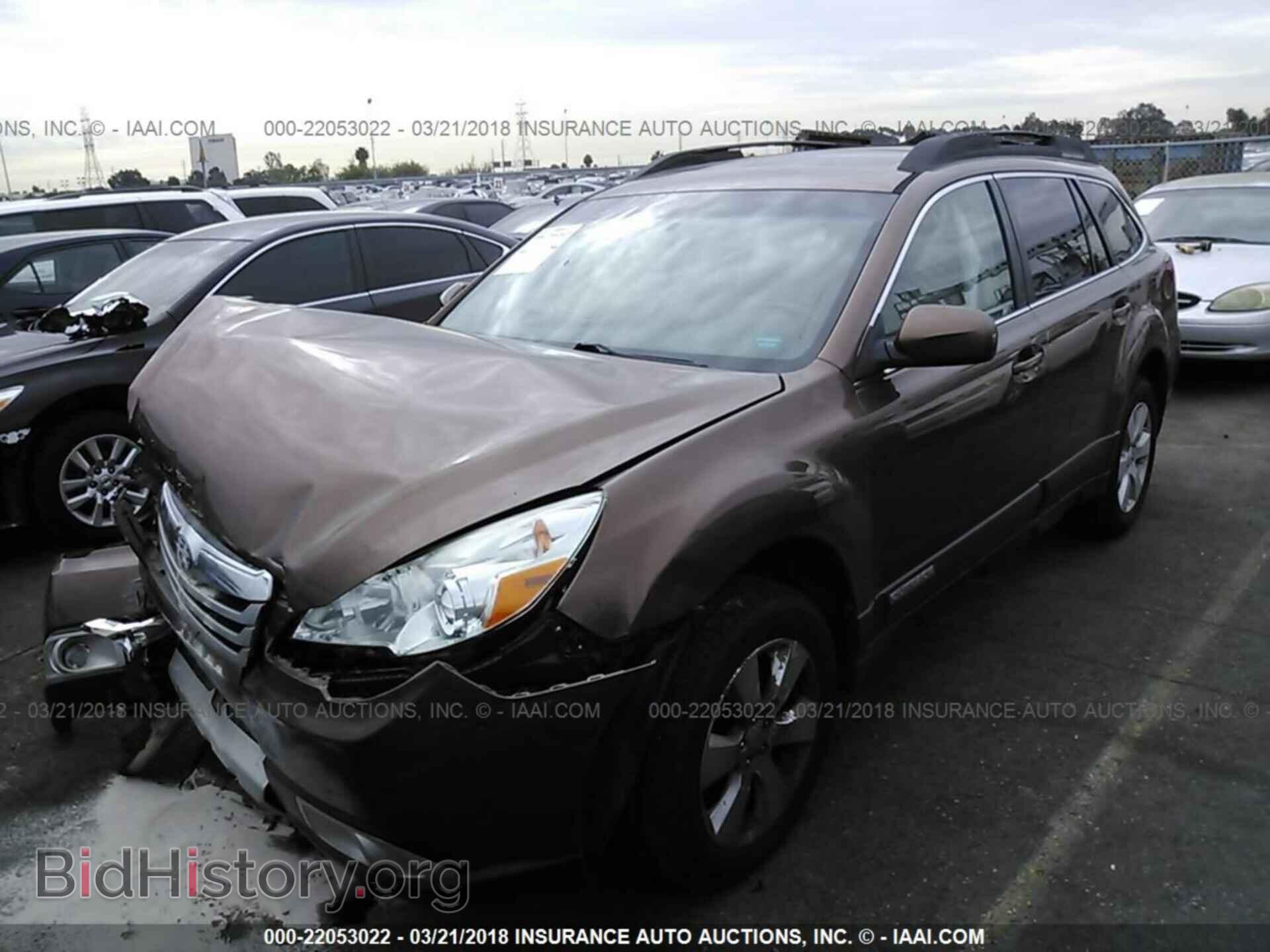 2011 Subaru Outback - VIN: 4S4BRBLC8B3373512 - Фото 2