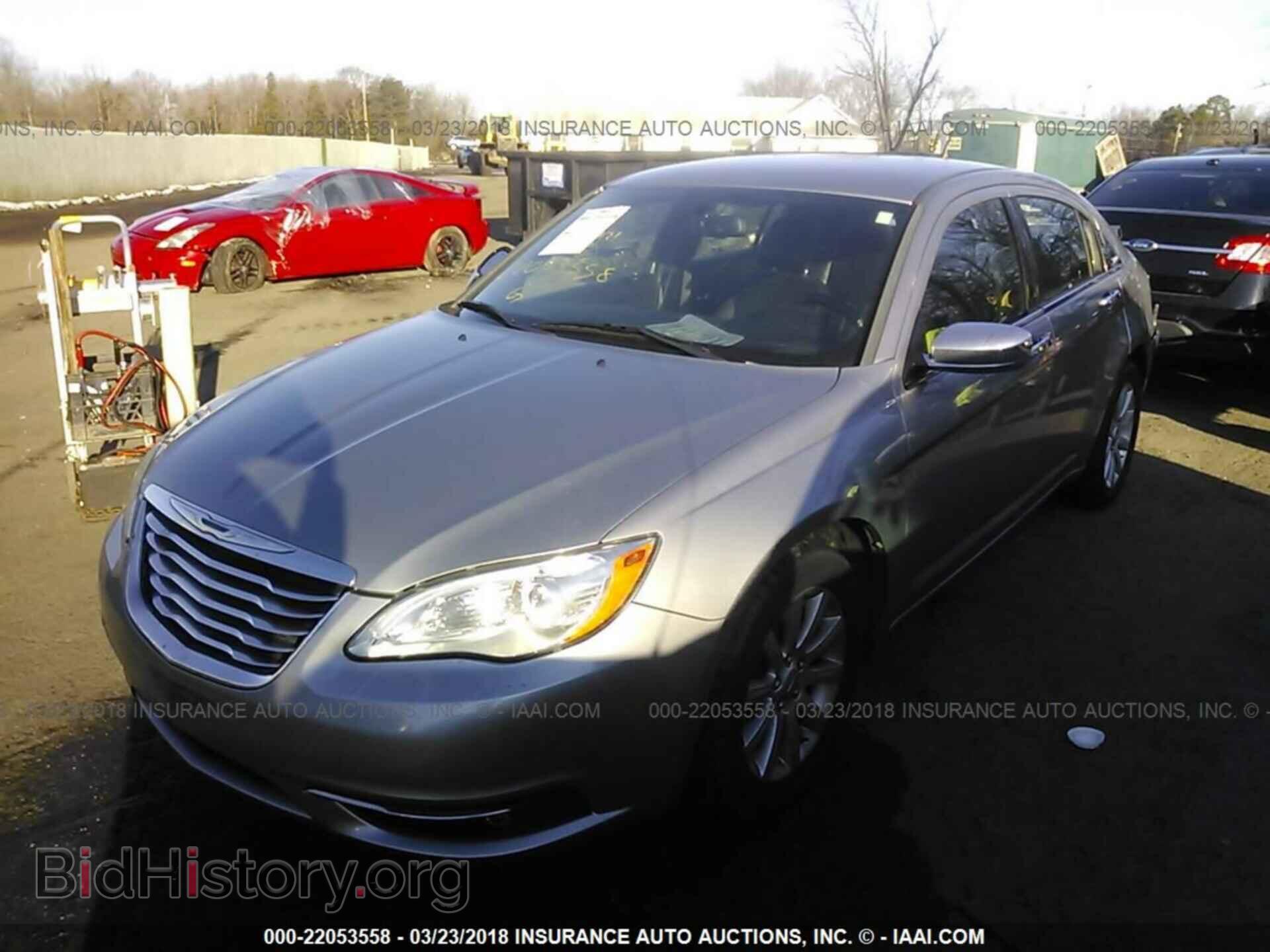 2013 Chrysler 200 - VIN: 1C3CCBCG3DN559824 - Photo 2