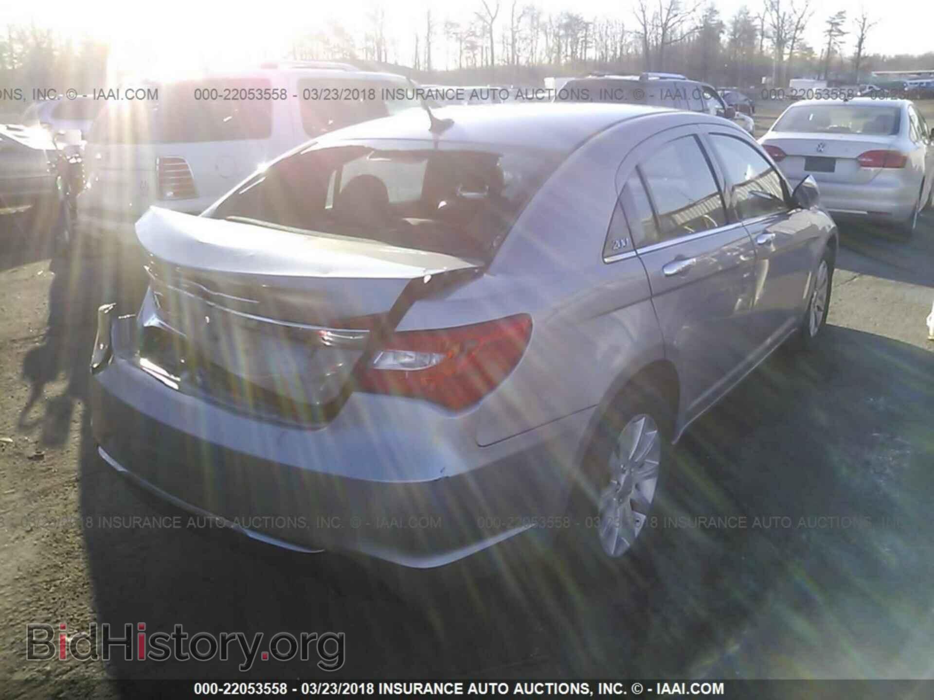 2013 Chrysler 200 - VIN: 1C3CCBCG3DN559824 - Photo 4