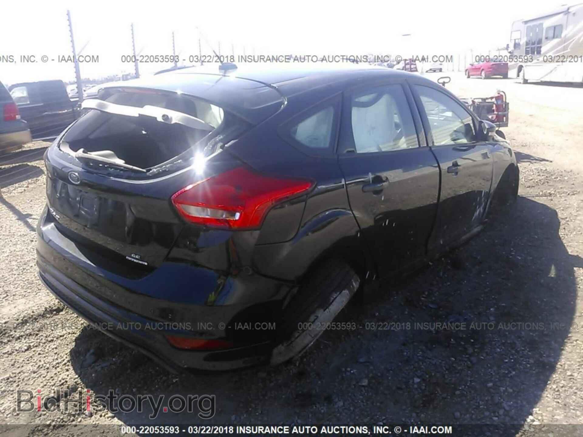 2015 Ford Focus - VIN: 1FADP3K28FL267493 - Photo 4
