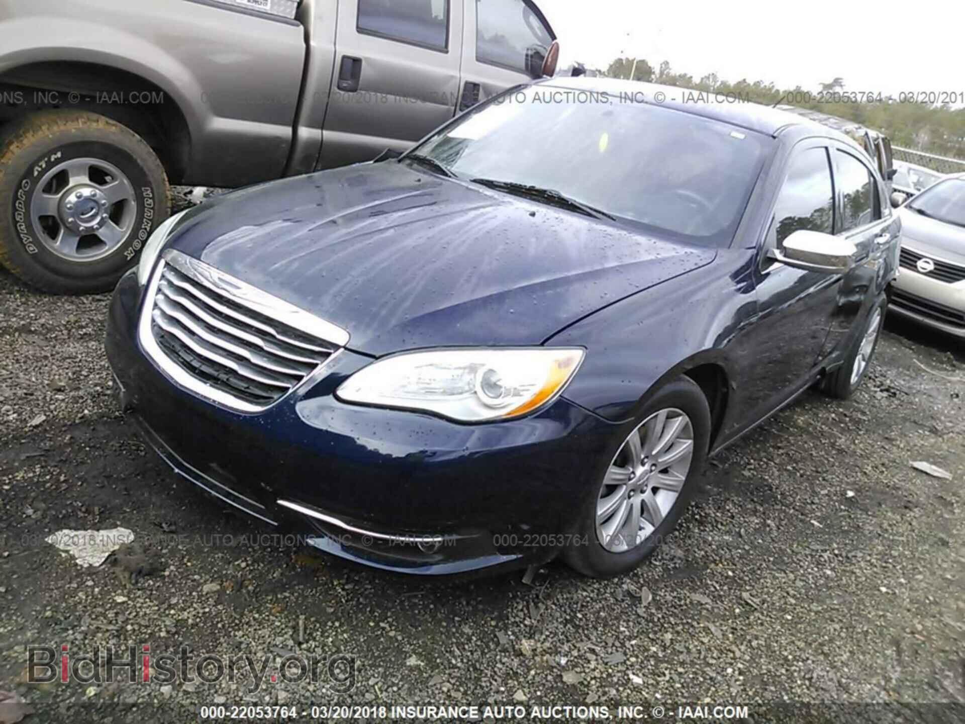 2013 Chrysler 200 - VIN: 1C3CCBCGXDN712182 - Photo 2