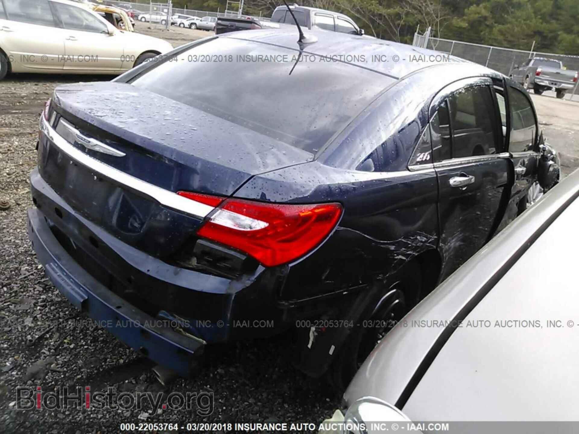 2013 Chrysler 200 - VIN: 1C3CCBCGXDN712182 - Photo 4