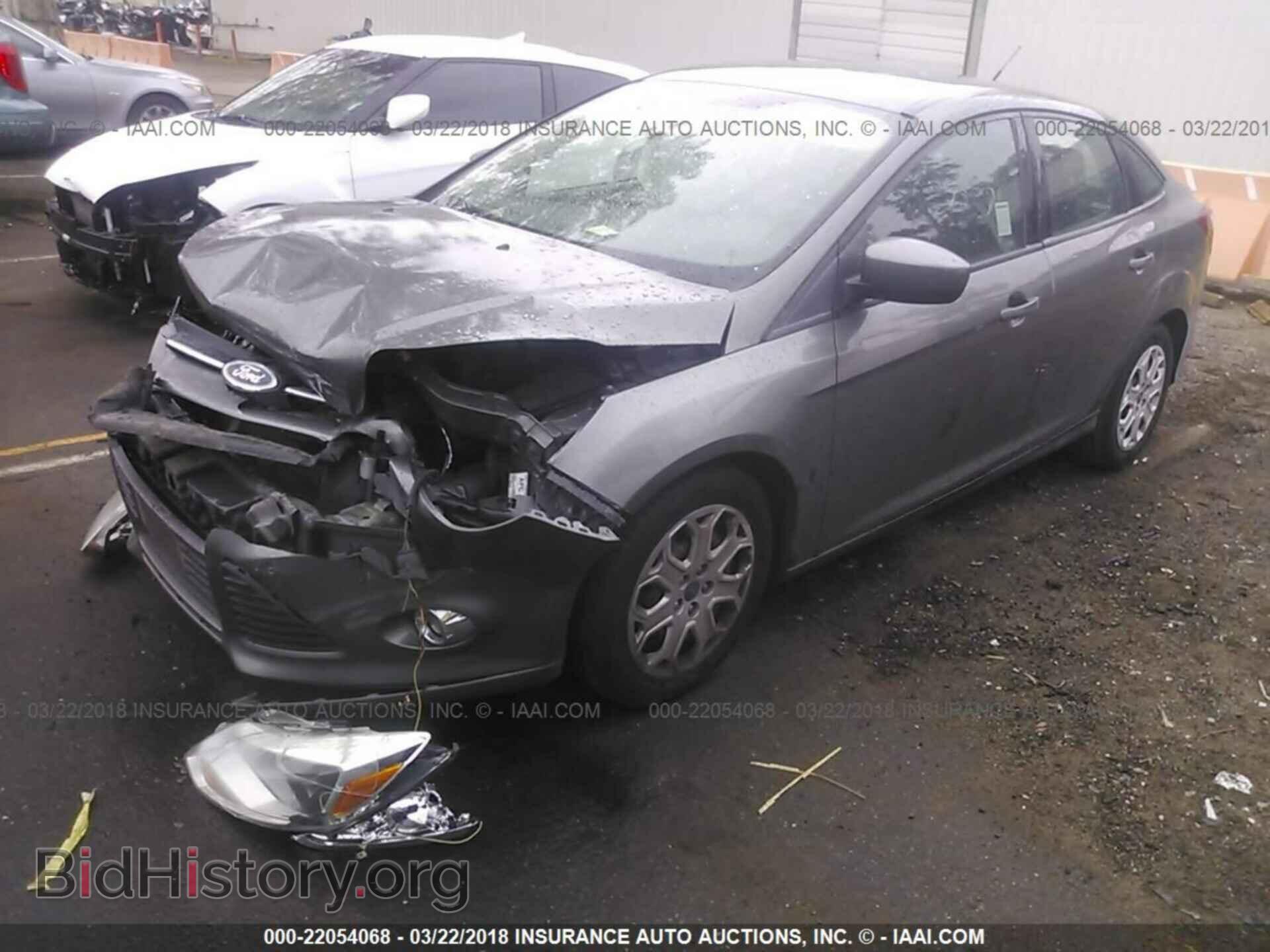 2012 Ford Focus - VIN: 1FAHP3F24CL227810 - Photo 2