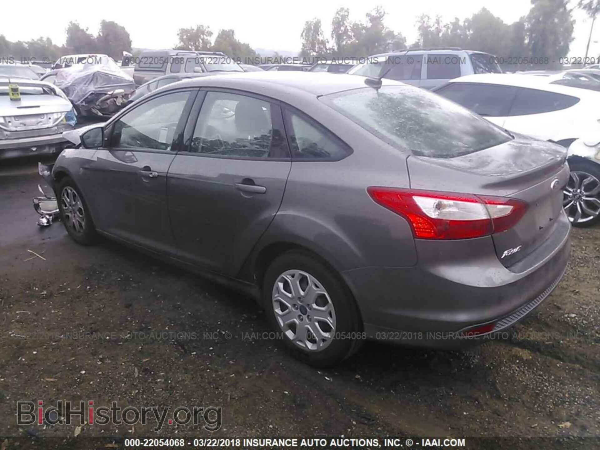 2012 Ford Focus - VIN: 1FAHP3F24CL227810 - Photo 3