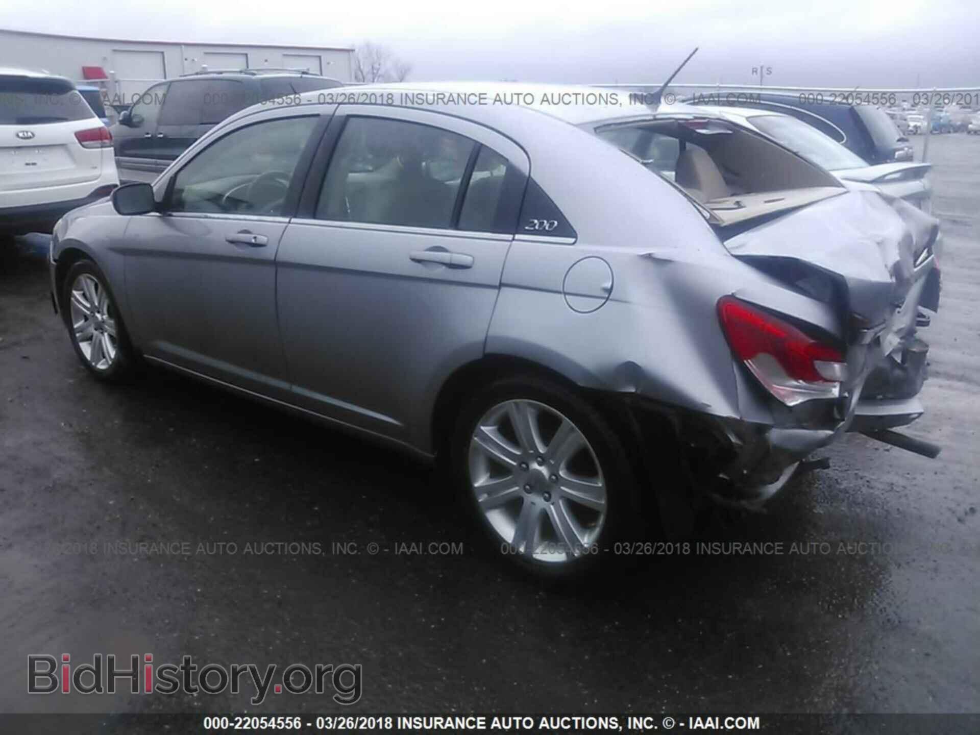 2013 Chrysler 200 - VIN: 1C3CCBAB4DN761465 - Фото 3
