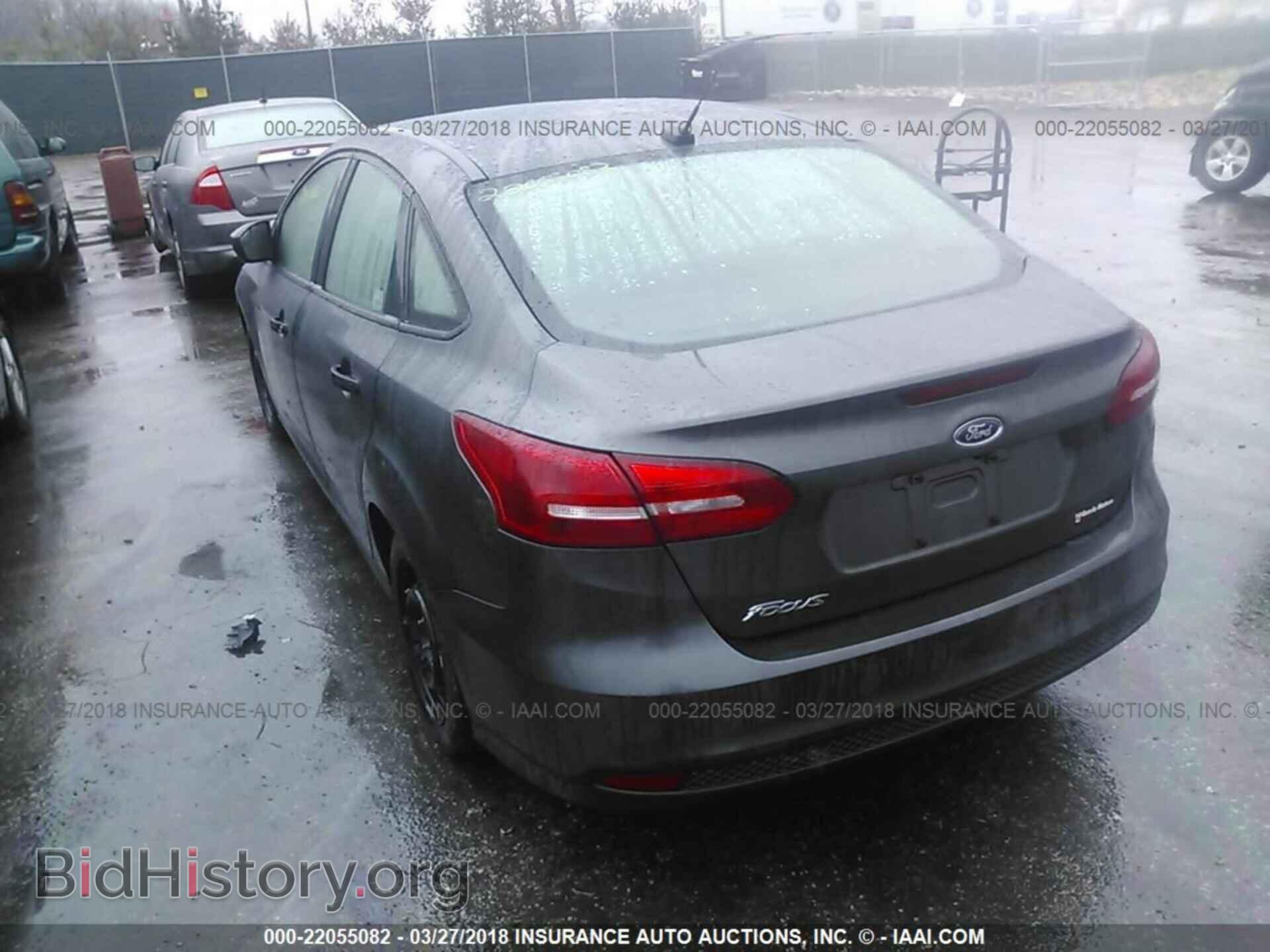 2018 Ford Focus - VIN: 1FADP3E27JL215437 - Фото 3