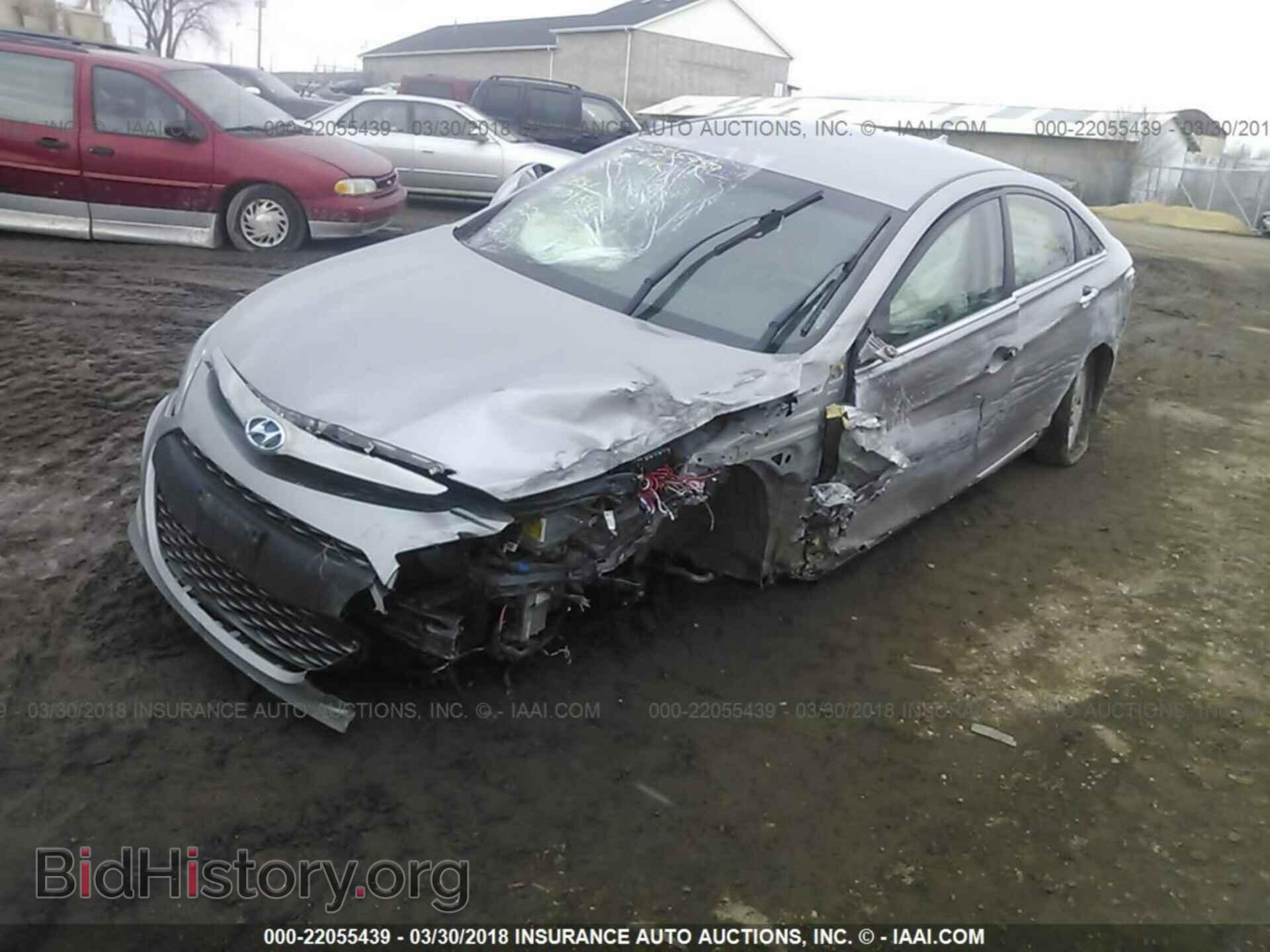 2012 Hyundai Sonata - VIN: KMHEC4A43CA033252 - Фото 2