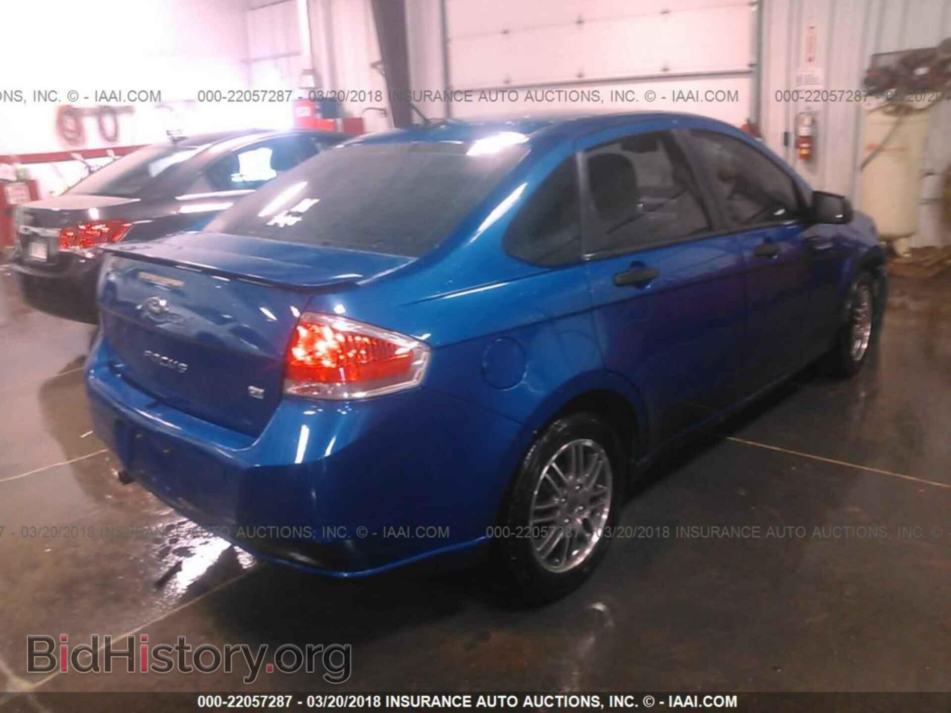 2011 Ford Focus - VIN: 1FAHP3FN7BW205002 - Фото 4