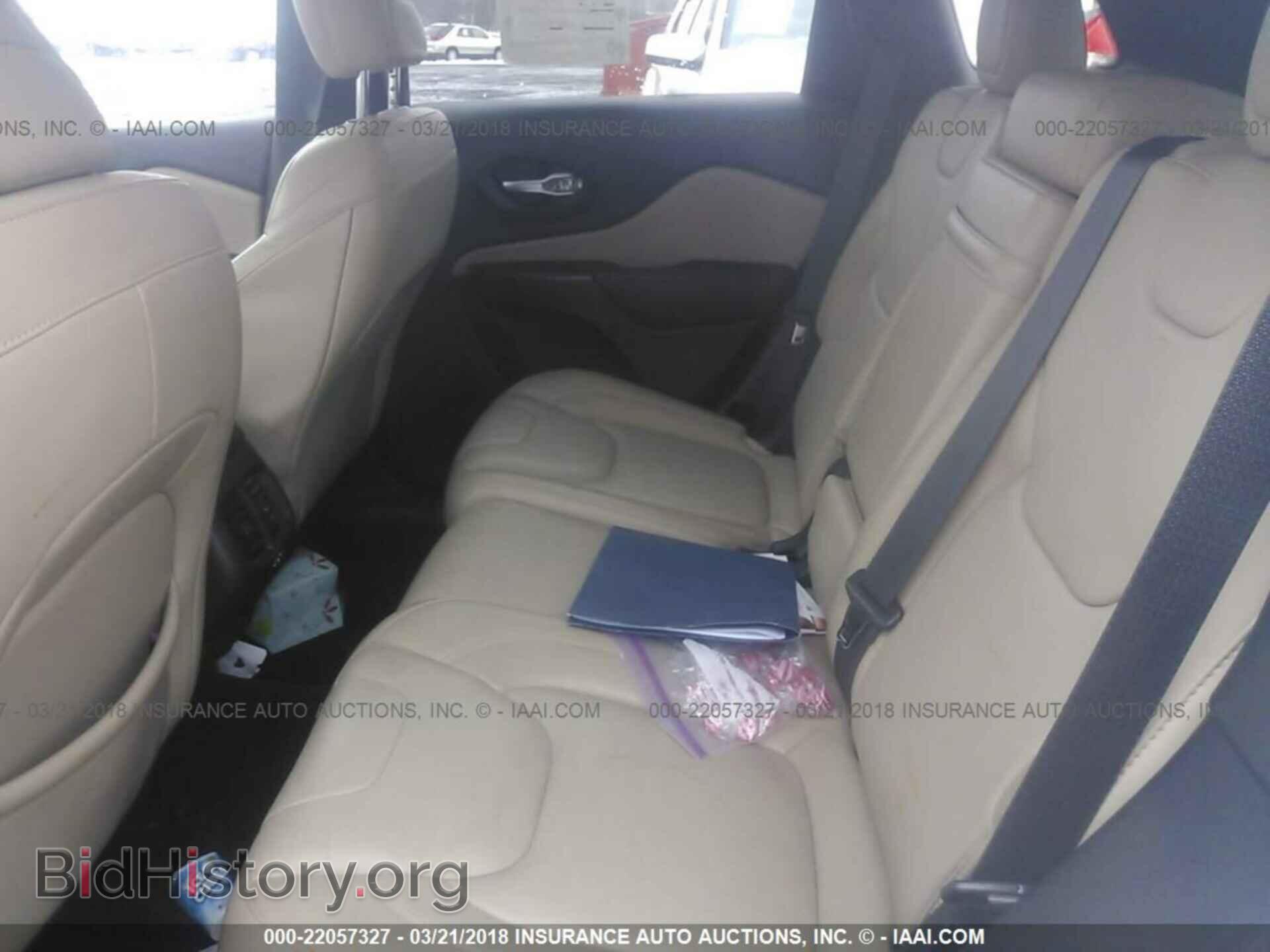 2015 Jeep Cherokee - VIN: 1C4PJMDB2FW593090 - Photo 8
