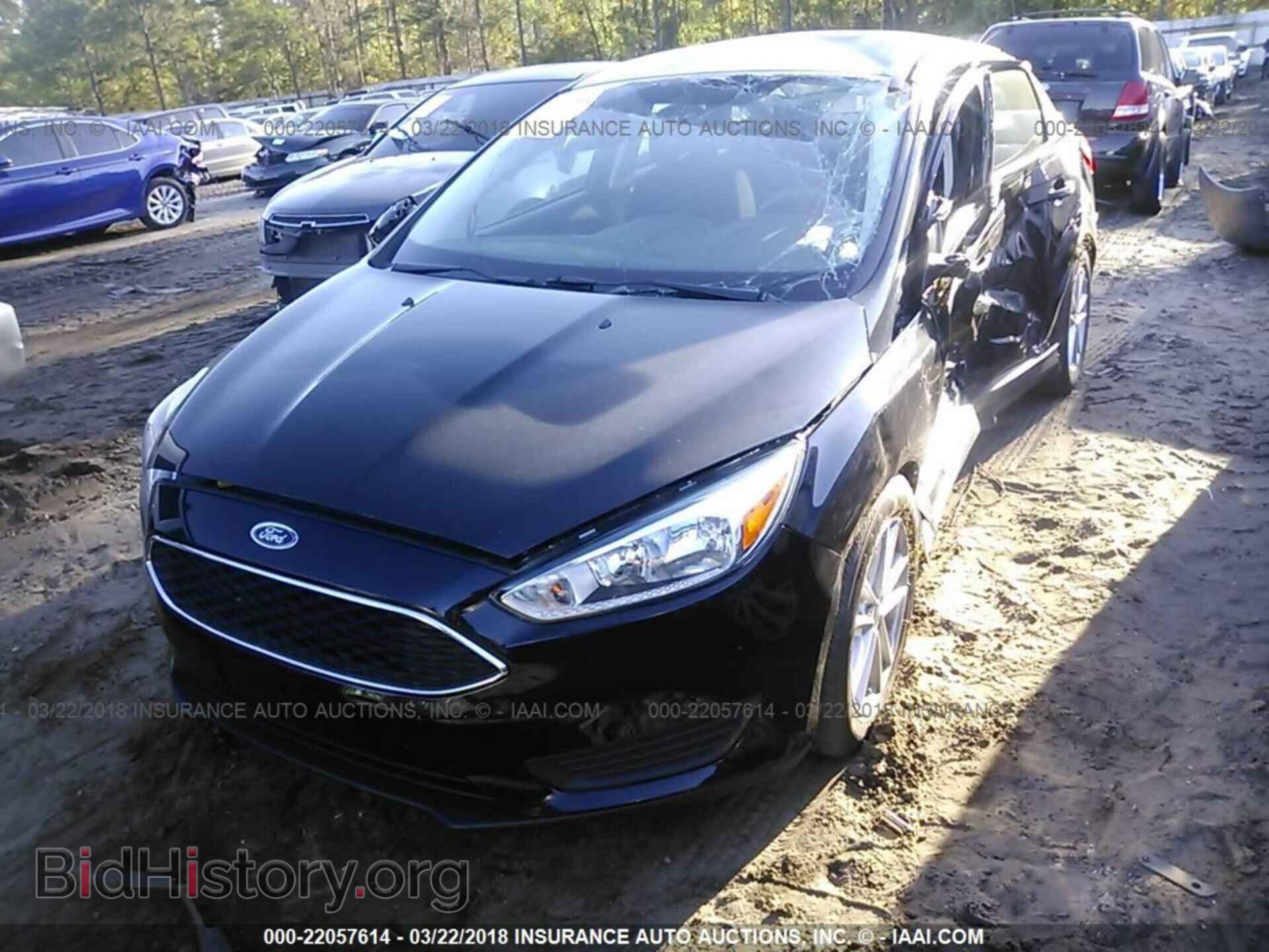 2016 Ford Focus - VIN: 1FADP3F27GL335567 - Photo 2