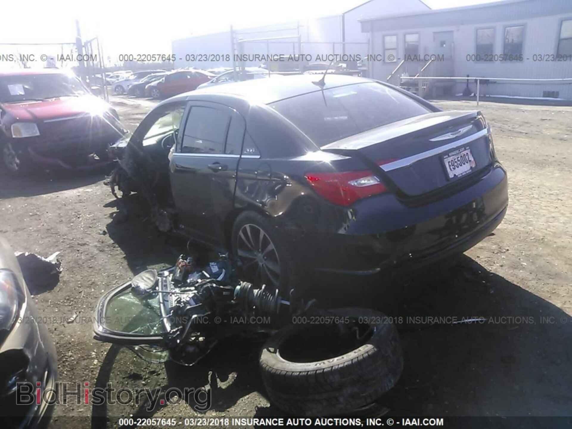 2014 Chrysler 200 - VIN: 1C3CCBBG3EN159443 - Фото 3
