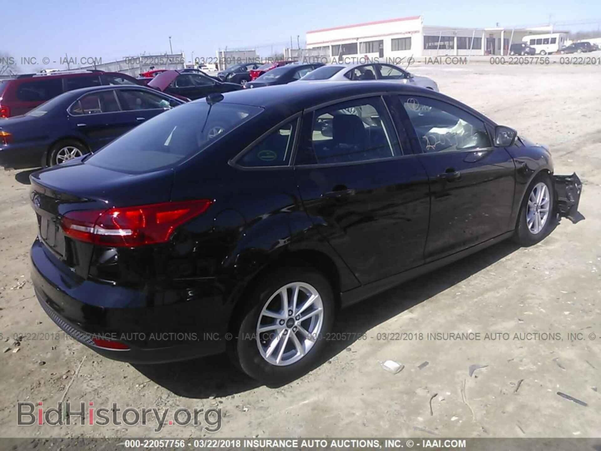 2017 Ford Focus - VIN: 1FADP3F20HL251477 - Photo 4
