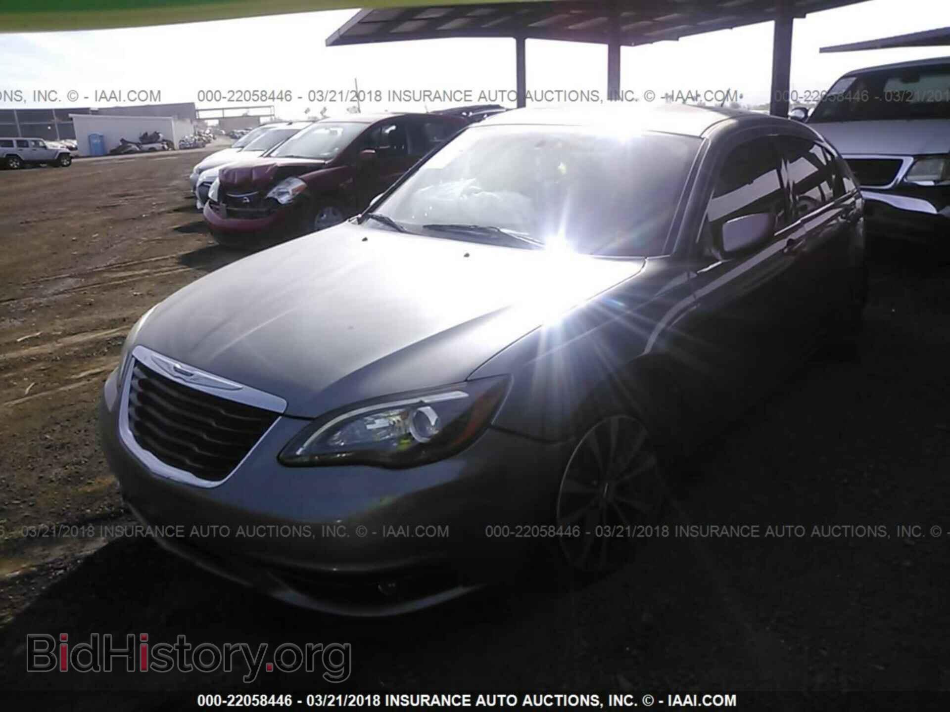 2013 Chrysler 200 - VIN: 1C3CCBCG8DN689114 - Фото 2