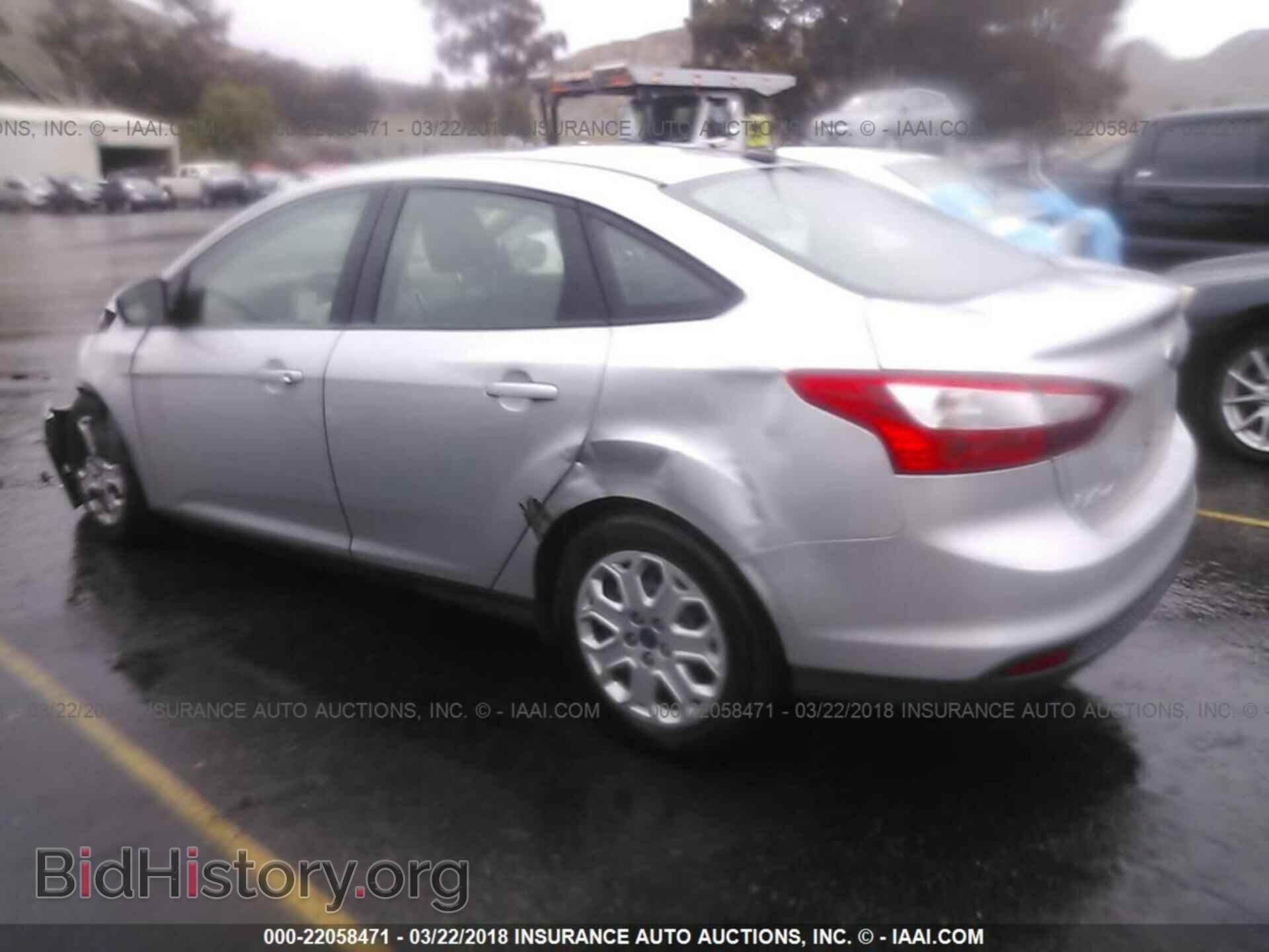 2012 Ford Focus - VIN: 1FAHP3F21CL295479 - Photo 3