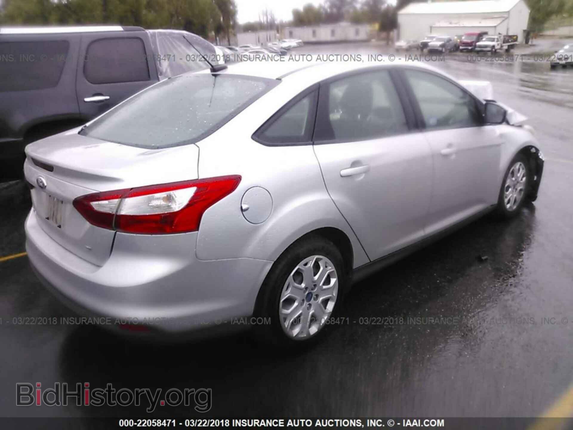 2012 Ford Focus - VIN: 1FAHP3F21CL295479 - Photo 4