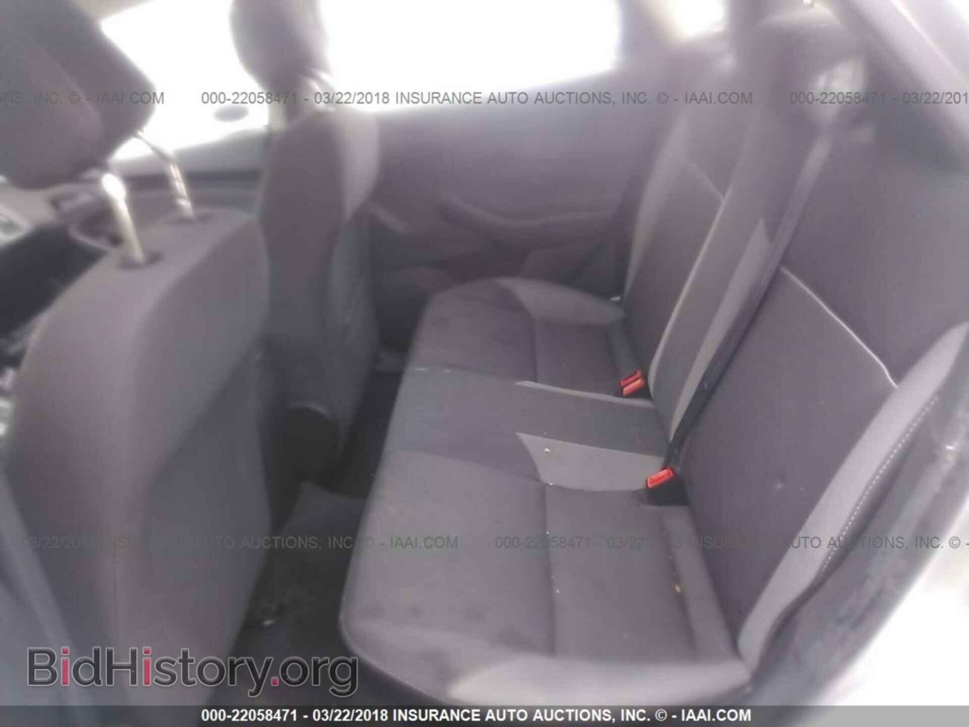 2012 Ford Focus - VIN: 1FAHP3F21CL295479 - Photo 8