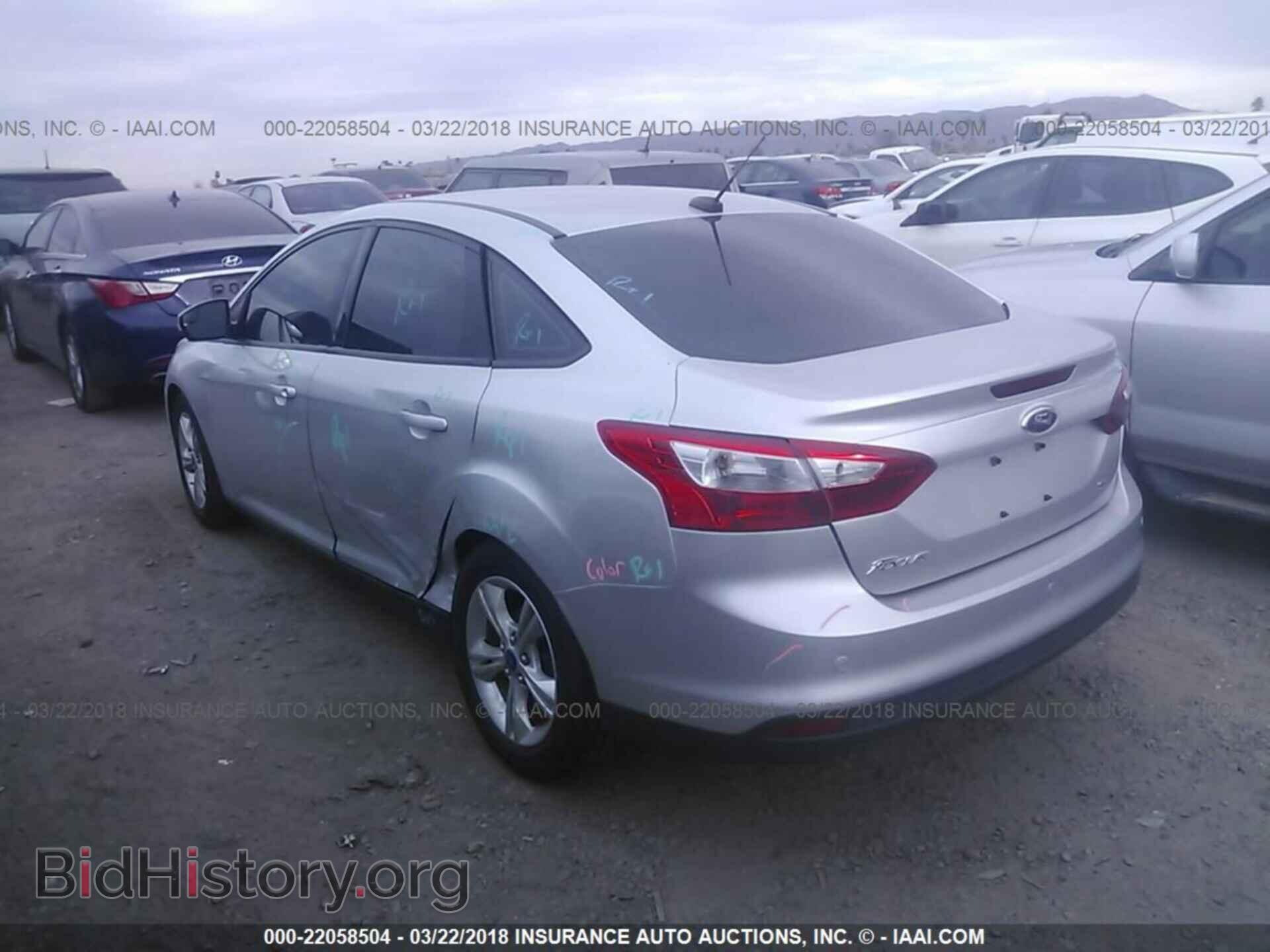 2014 Ford Focus - VIN: 1FADP3F20EL110887 - Photo 3