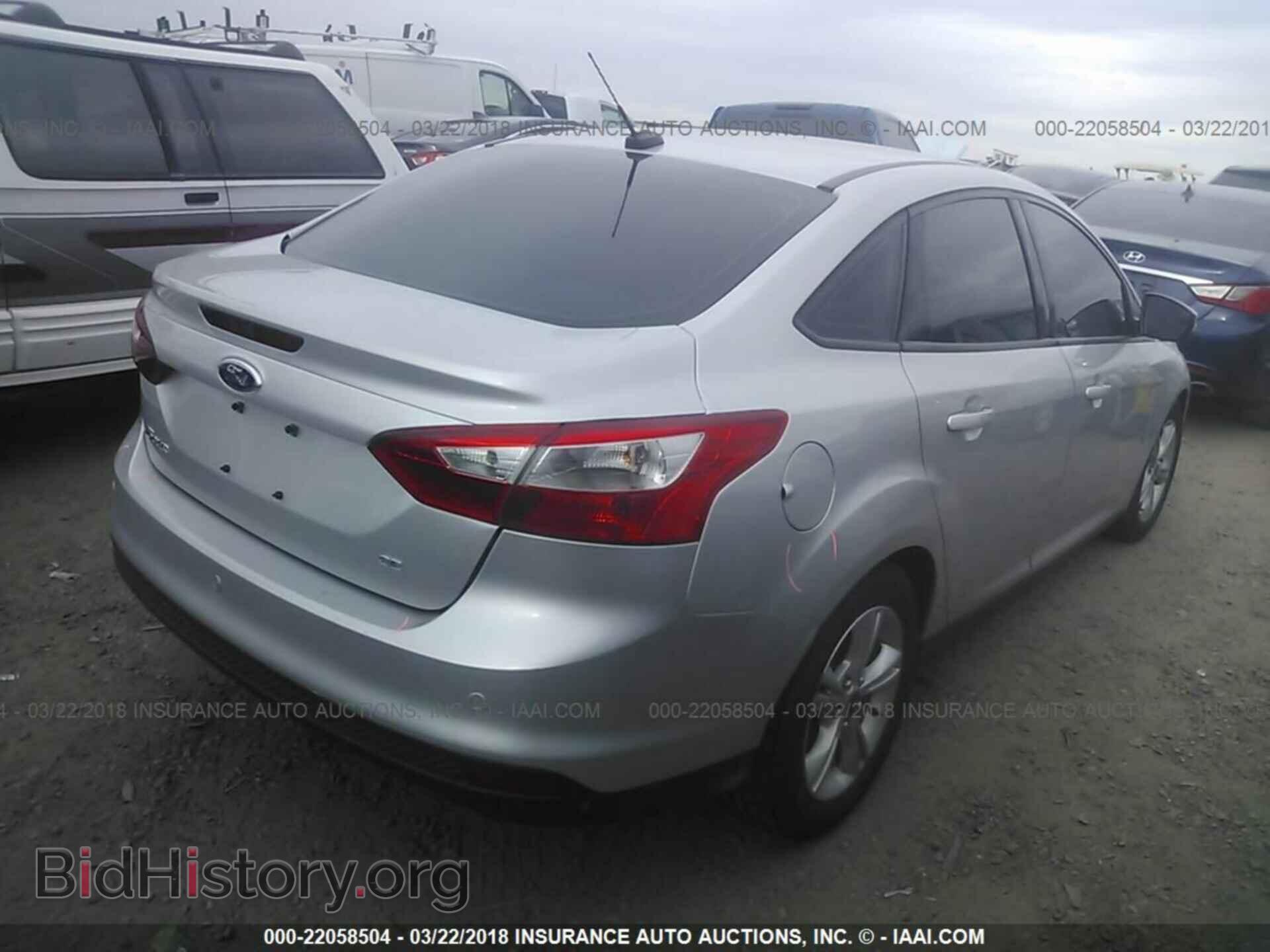 2014 Ford Focus - VIN: 1FADP3F20EL110887 - Photo 4