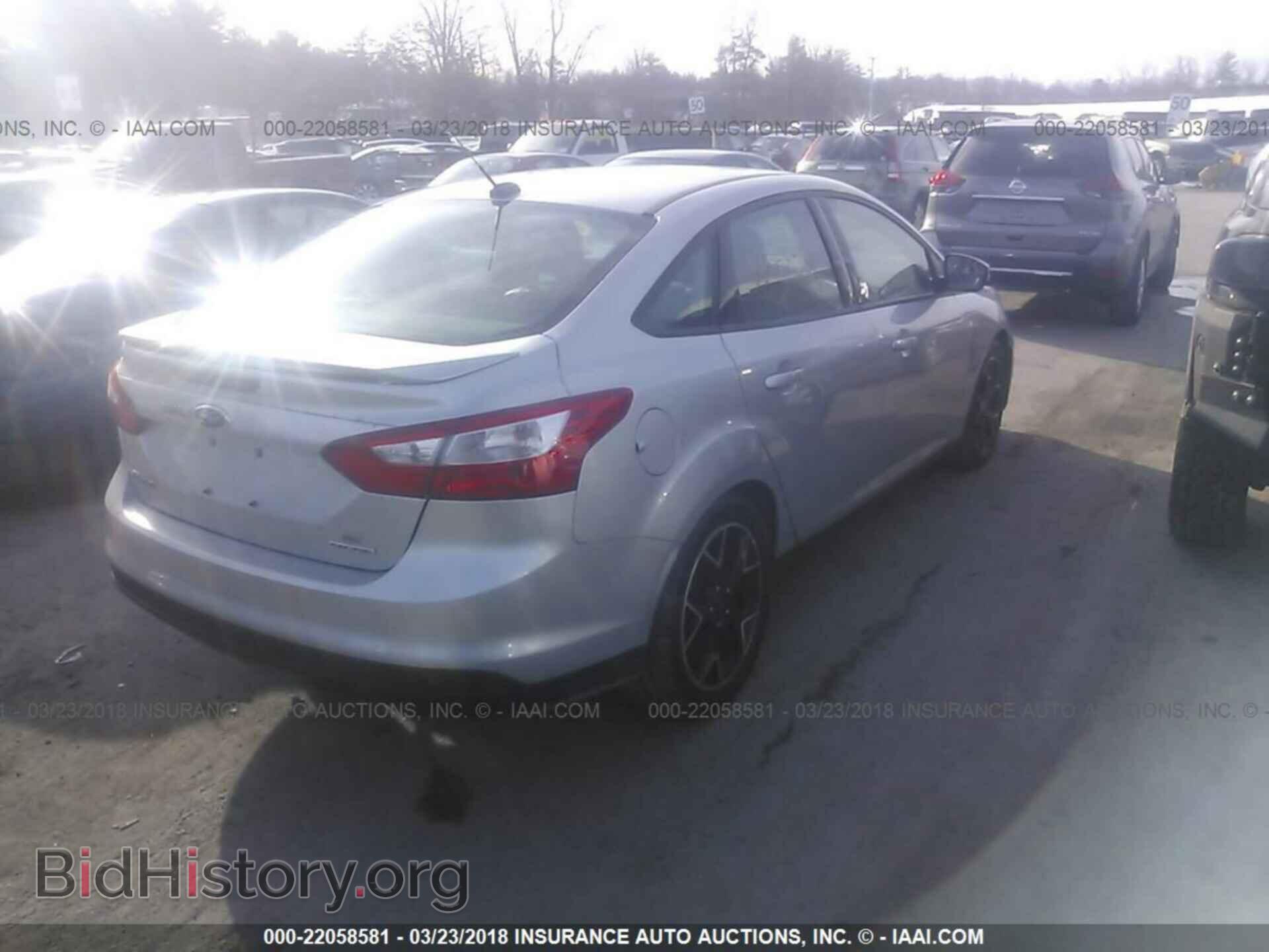 2014 Ford Focus - VIN: 1FADP3F26EL276296 - Photo 4