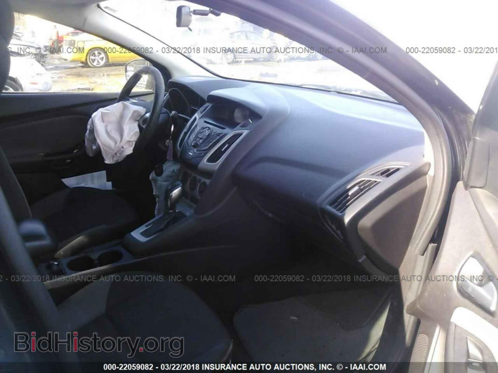 2014 Ford Focus - VIN: 1FADP3F26EL104933 - Photo 5