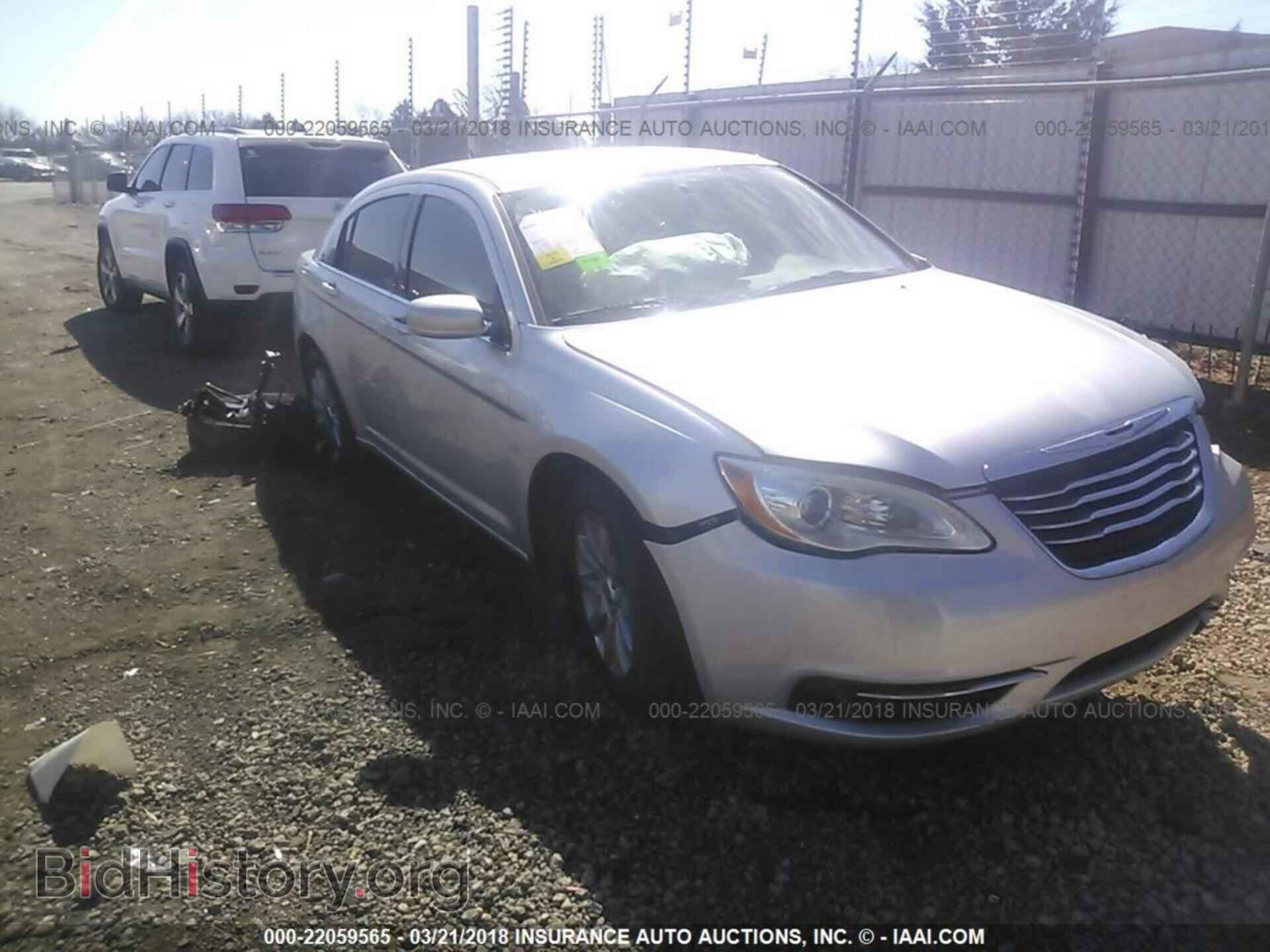Photo 1C3BC1FG8BN503070 - Chrysler 200 2011