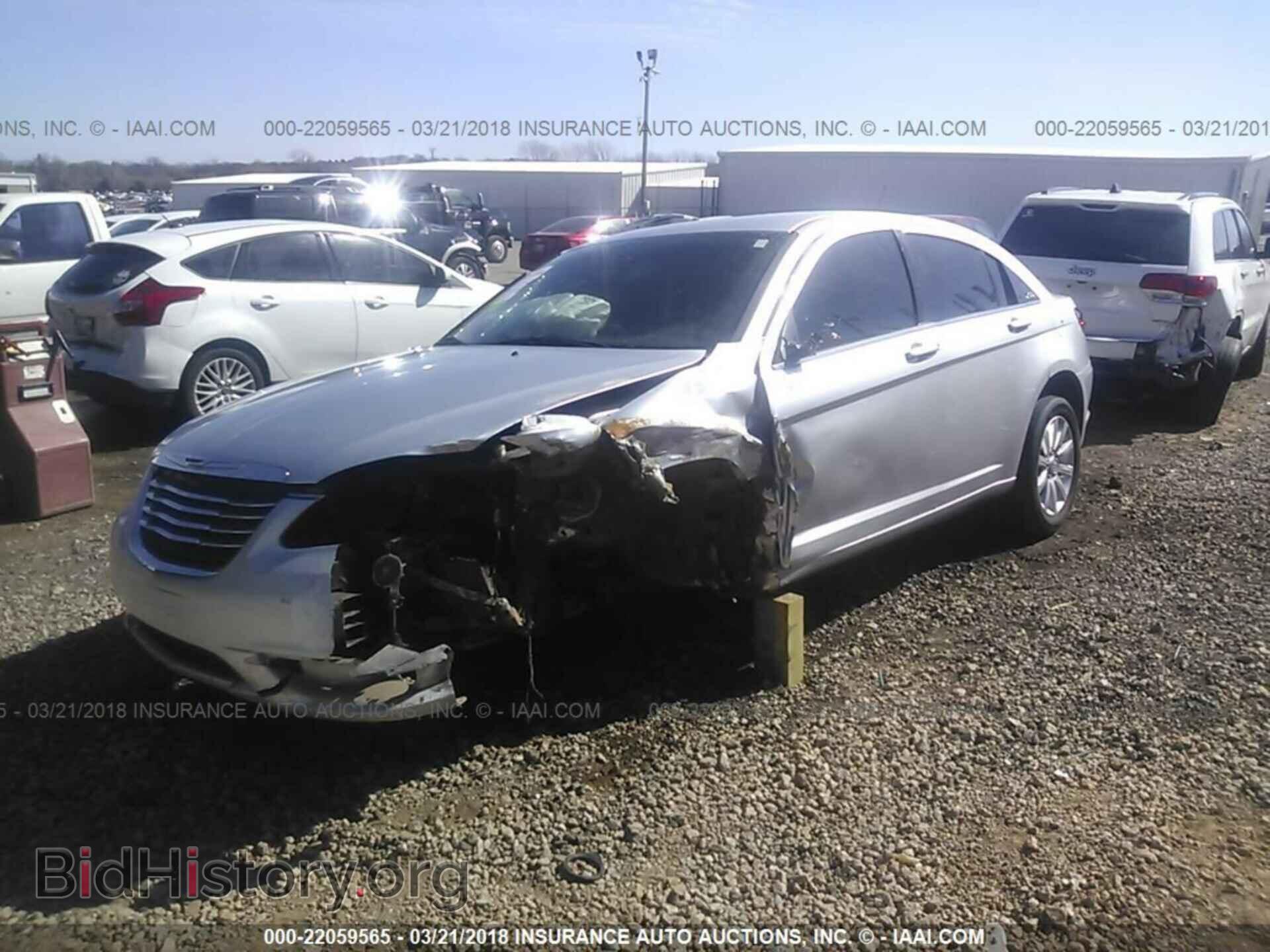 2011 Chrysler 200 - VIN: 1C3BC1FG8BN503070 - Photo 2