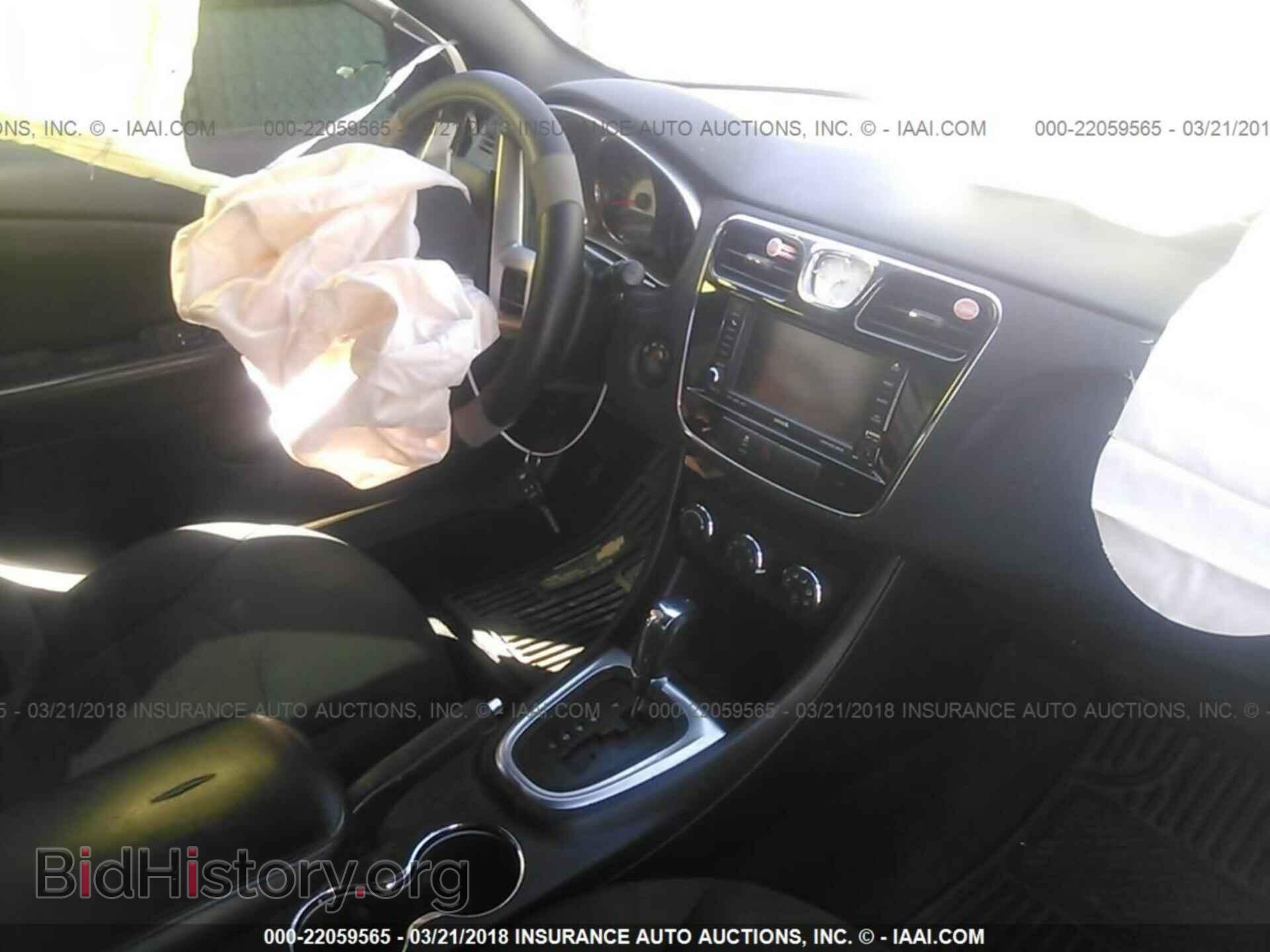 2011 Chrysler 200 - VIN: 1C3BC1FG8BN503070 - Photo 5