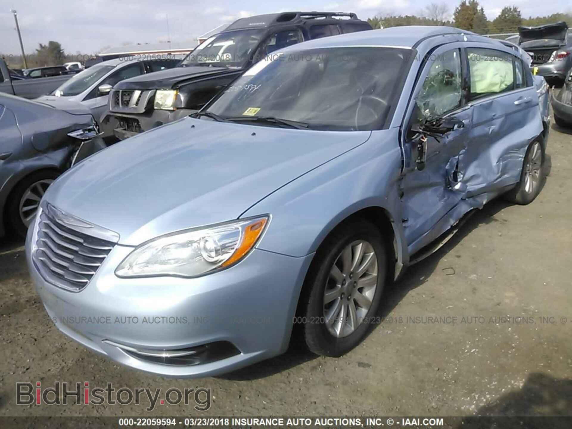2014 Chrysler 200 - VIN: 1C3CCBBB0EN112262 - Photo 2