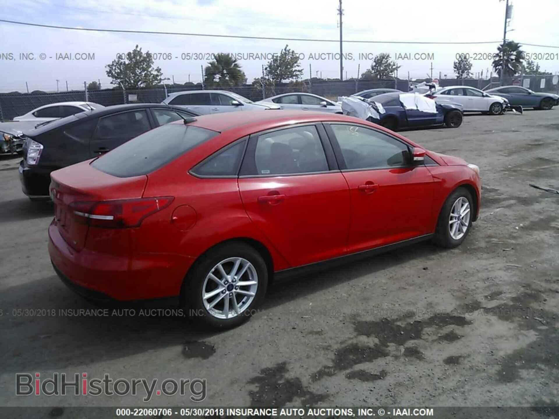 2016 Ford Focus - VIN: 1FADP3F28GL271684 - Фото 4