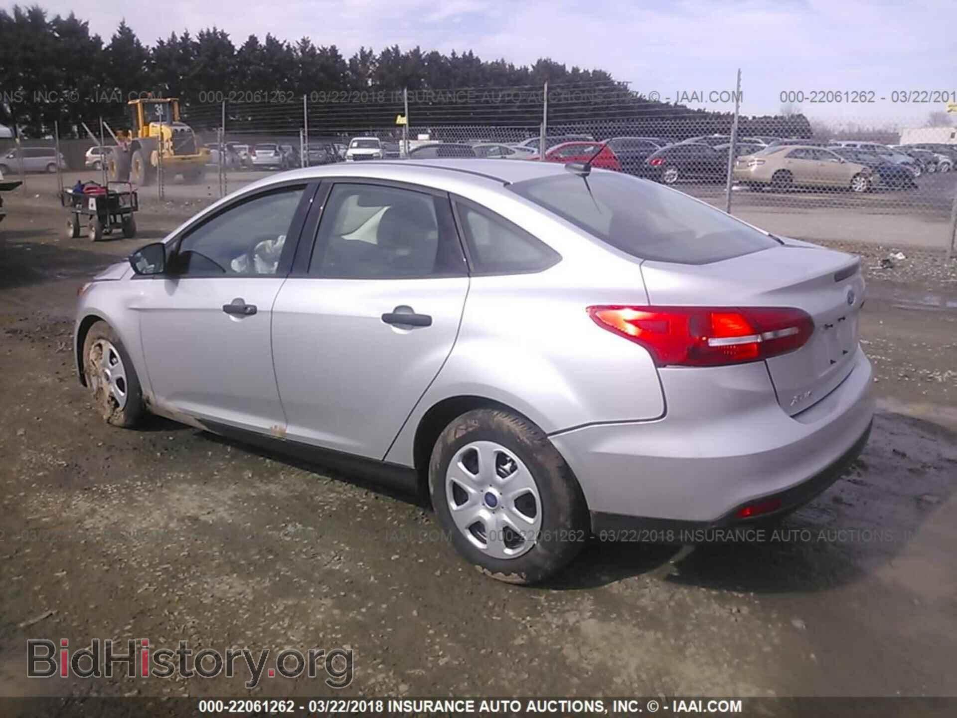 2016 Ford Focus - VIN: 1FADP3E26GL350403 - Фото 3