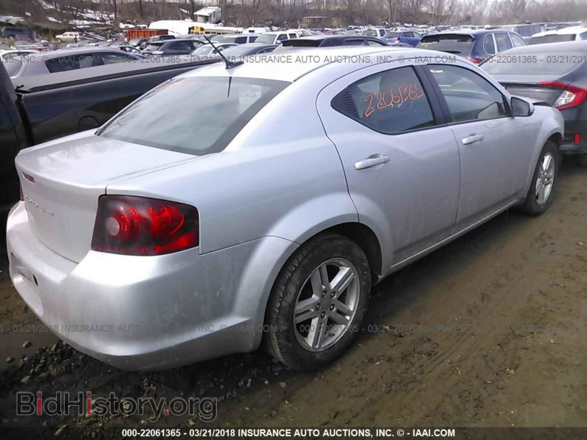 2011 Dodge Avenger - VIN: 1B3BD1FB2BN537021 - Photo 4