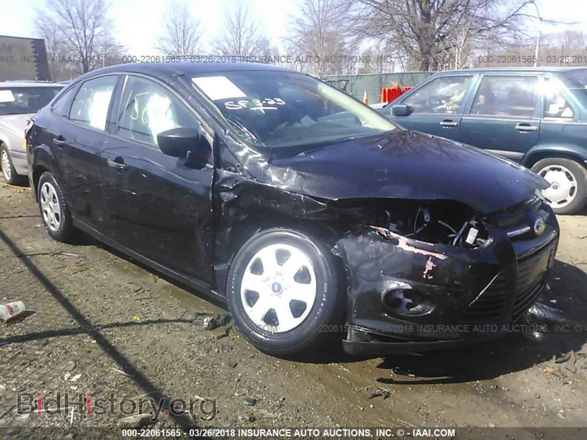 Photo 1FAHP3E28CL325174 - Ford Focus 2012