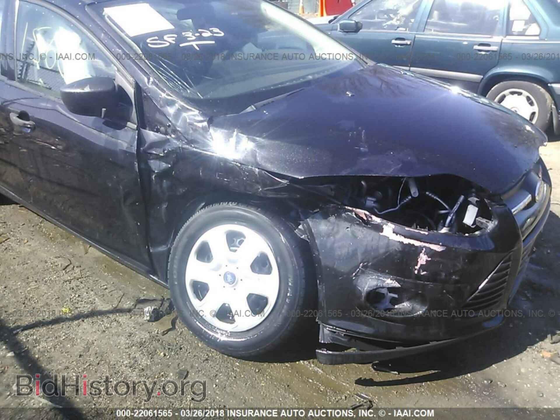 2012 Ford Focus - VIN: 1FAHP3E28CL325174 - Photo 6
