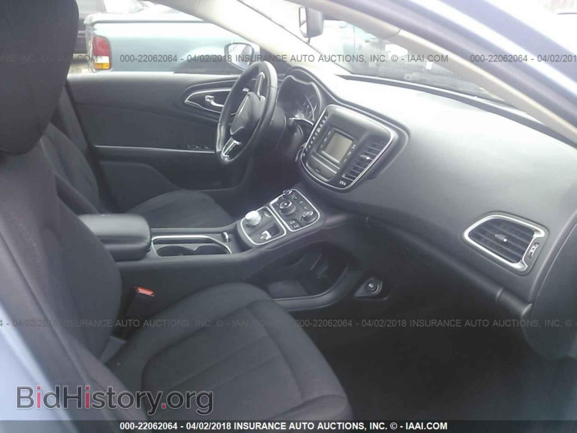 2015 Chrysler 200 - VIN: 1C3CCCAB5FN655311 - Photo 5