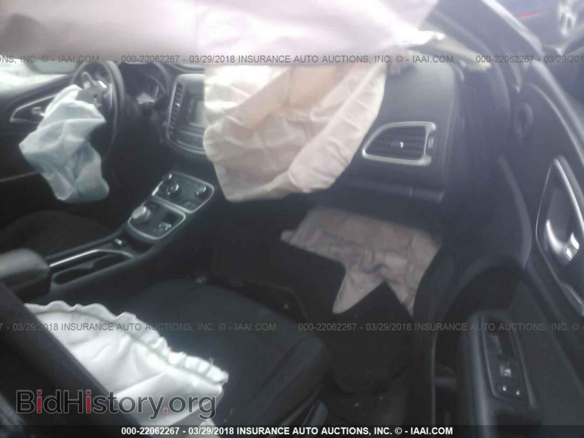 2015 Chrysler 200 - VIN: 1C3CCCAB1FN688662 - Photo 5
