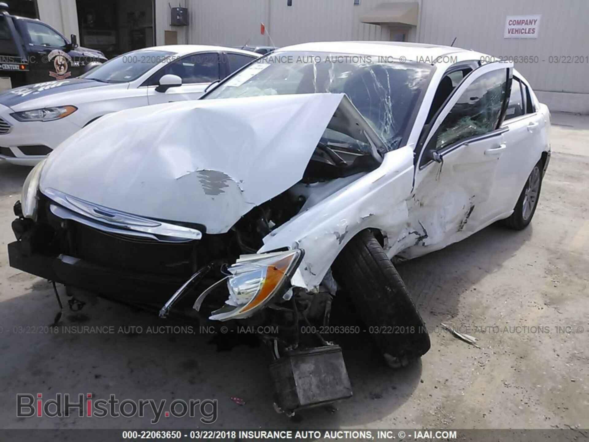 2013 Chrysler 200 - VIN: 1C3CCBBB1DN515701 - Фото 2