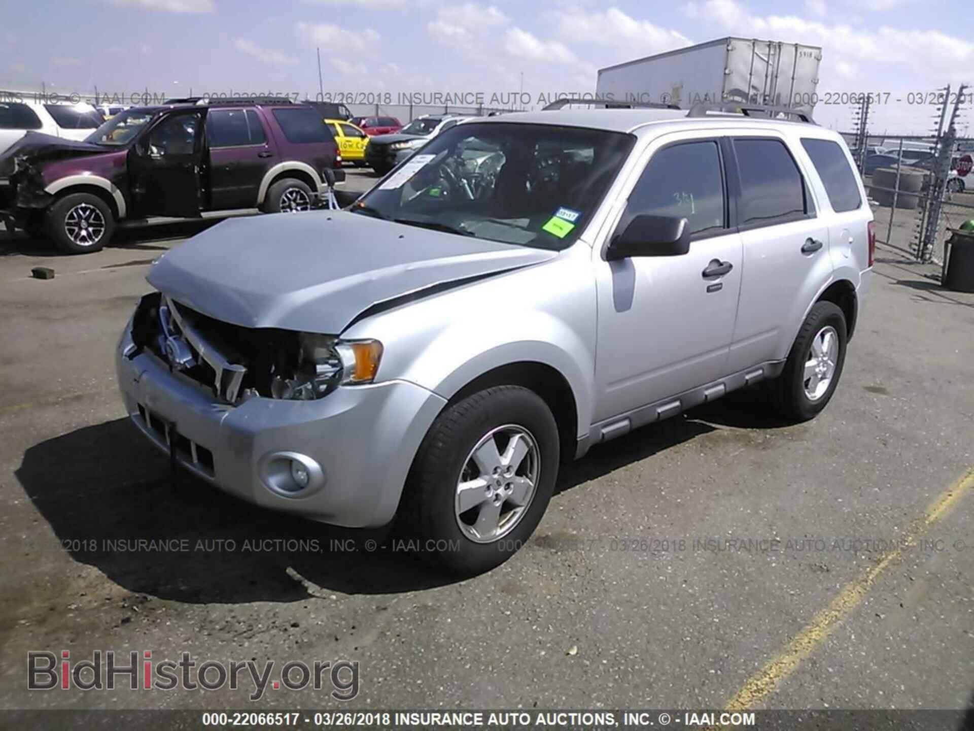 2011 Ford Escape - VIN: 1FMCU9D77BKB14755 - Photo 2