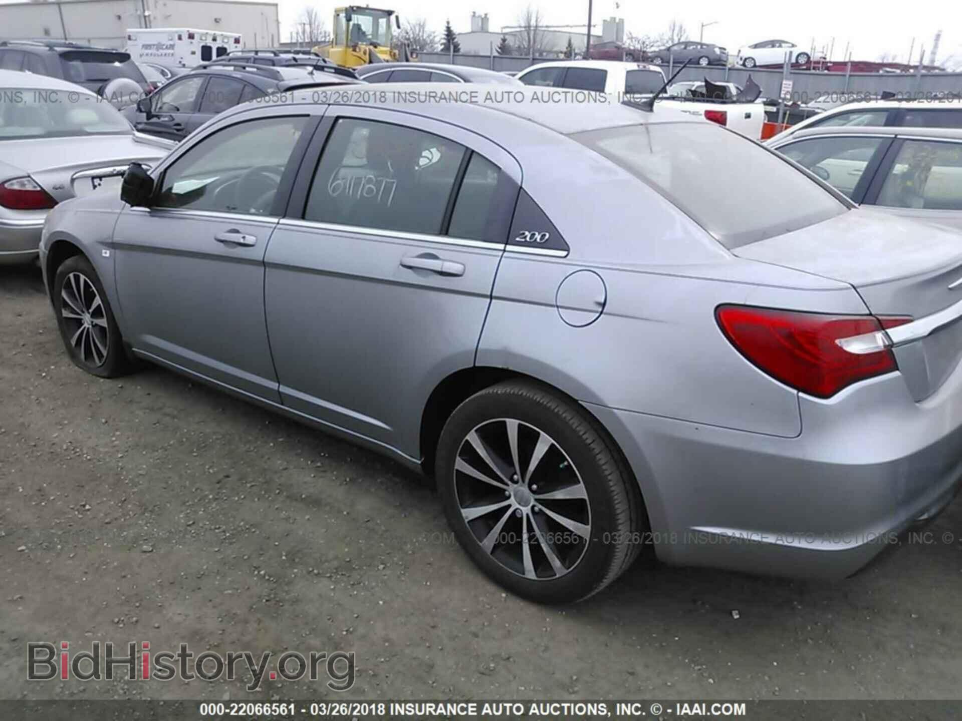 2013 Chrysler 200 - VIN: 1C3CCBBB4DN690184 - Фото 3