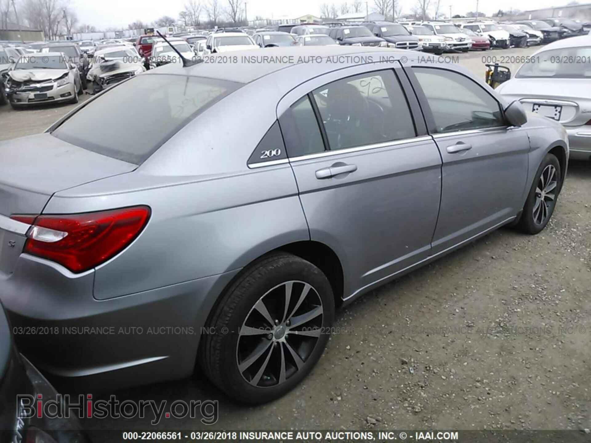 2013 Chrysler 200 - VIN: 1C3CCBBB4DN690184 - Фото 4