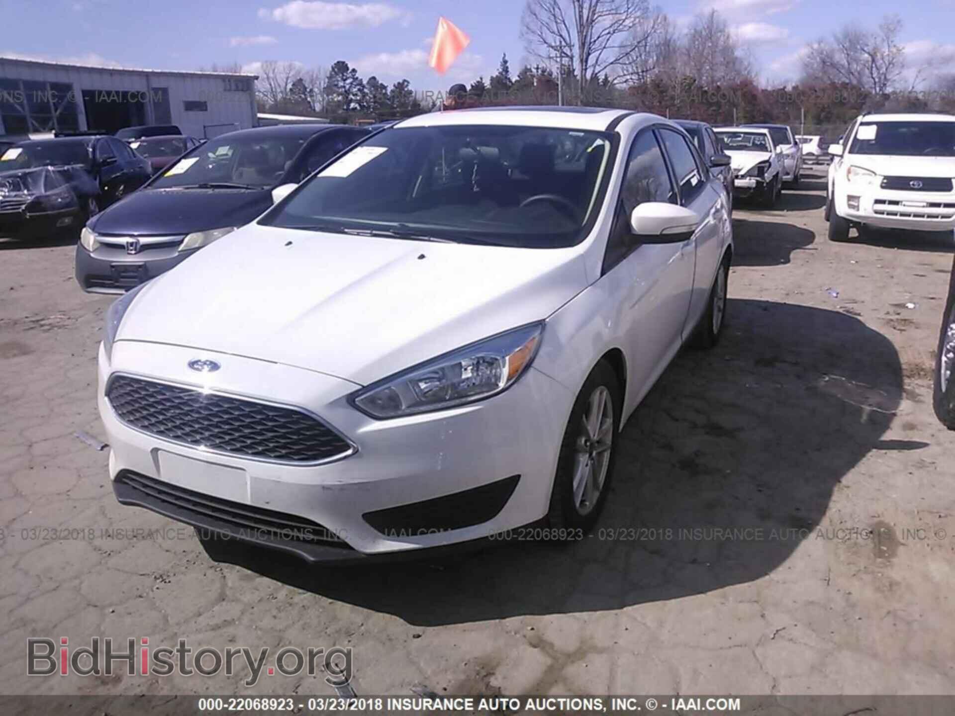 2016 Ford Focus - VIN: 1FADP3F28GL270499 - Photo 2